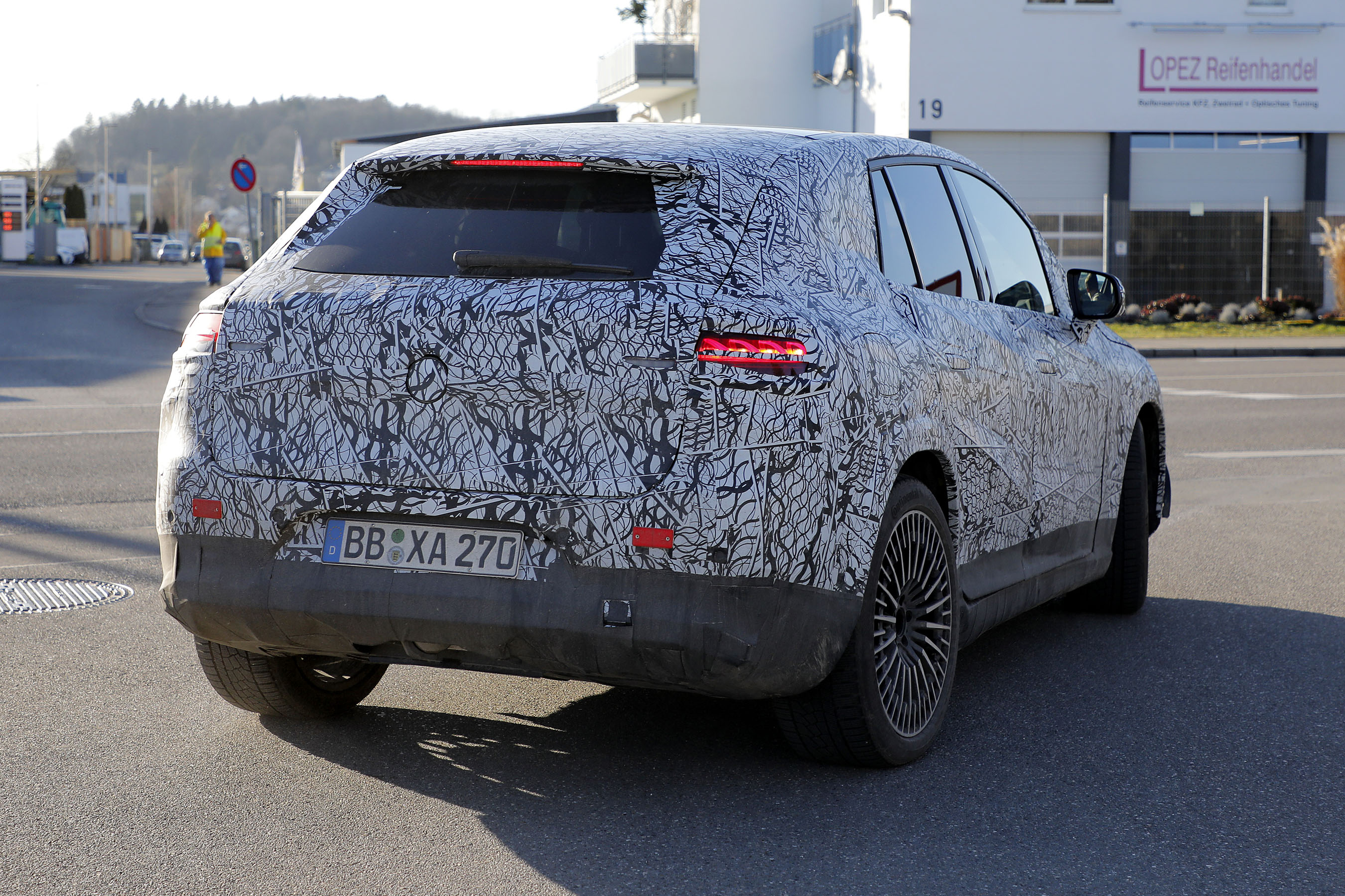 Mercedes-AMG EQE SUV
