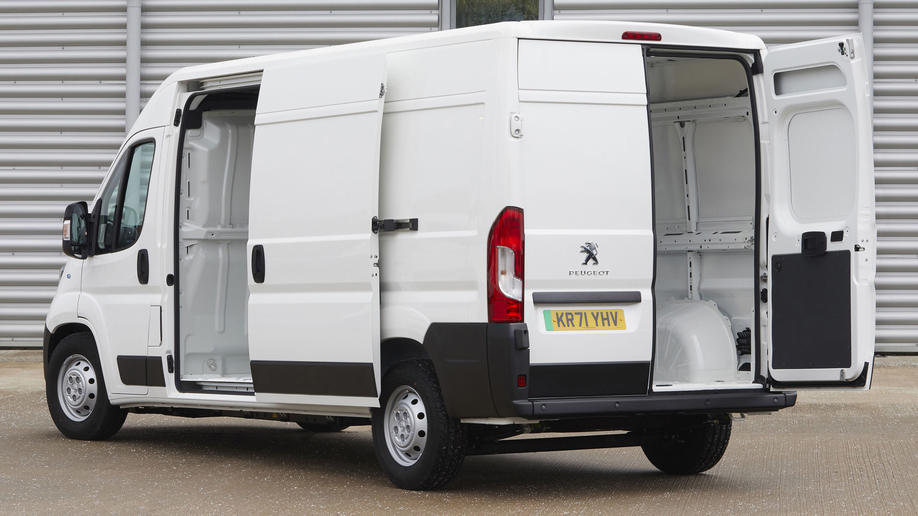 Peugeot e-Boxer
