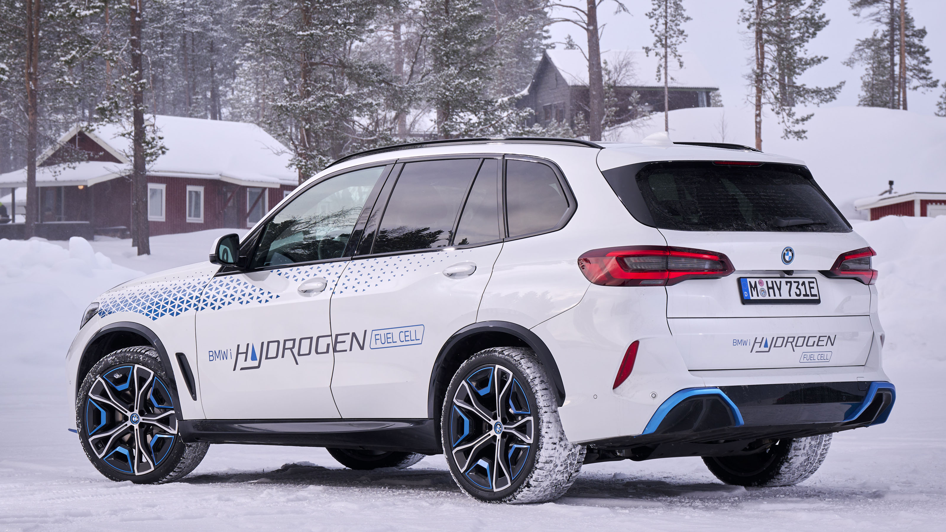 BMW iX5 Hydrogen cold weather testing