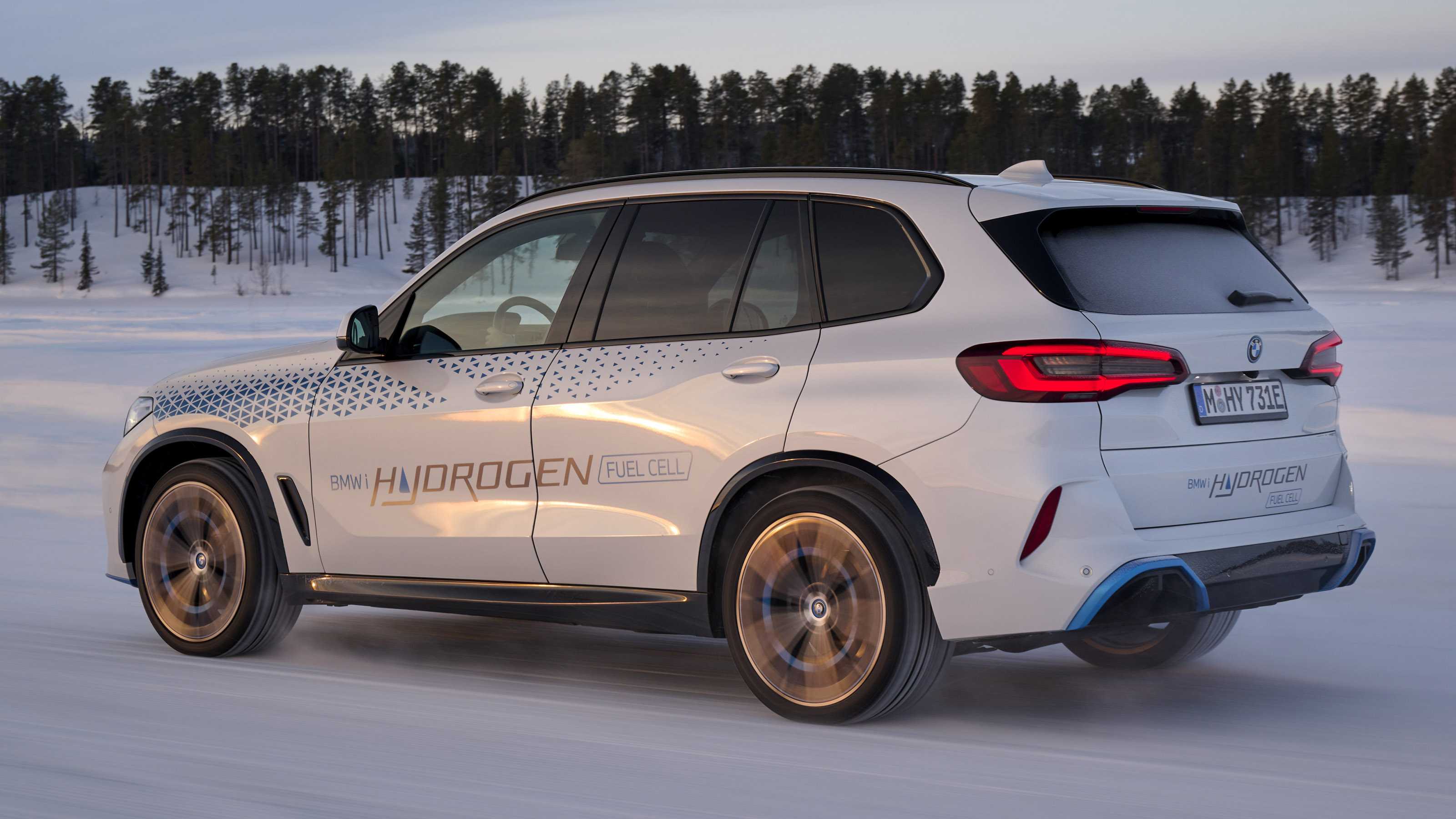 BMW iX5 Hydrogen cold weather testing