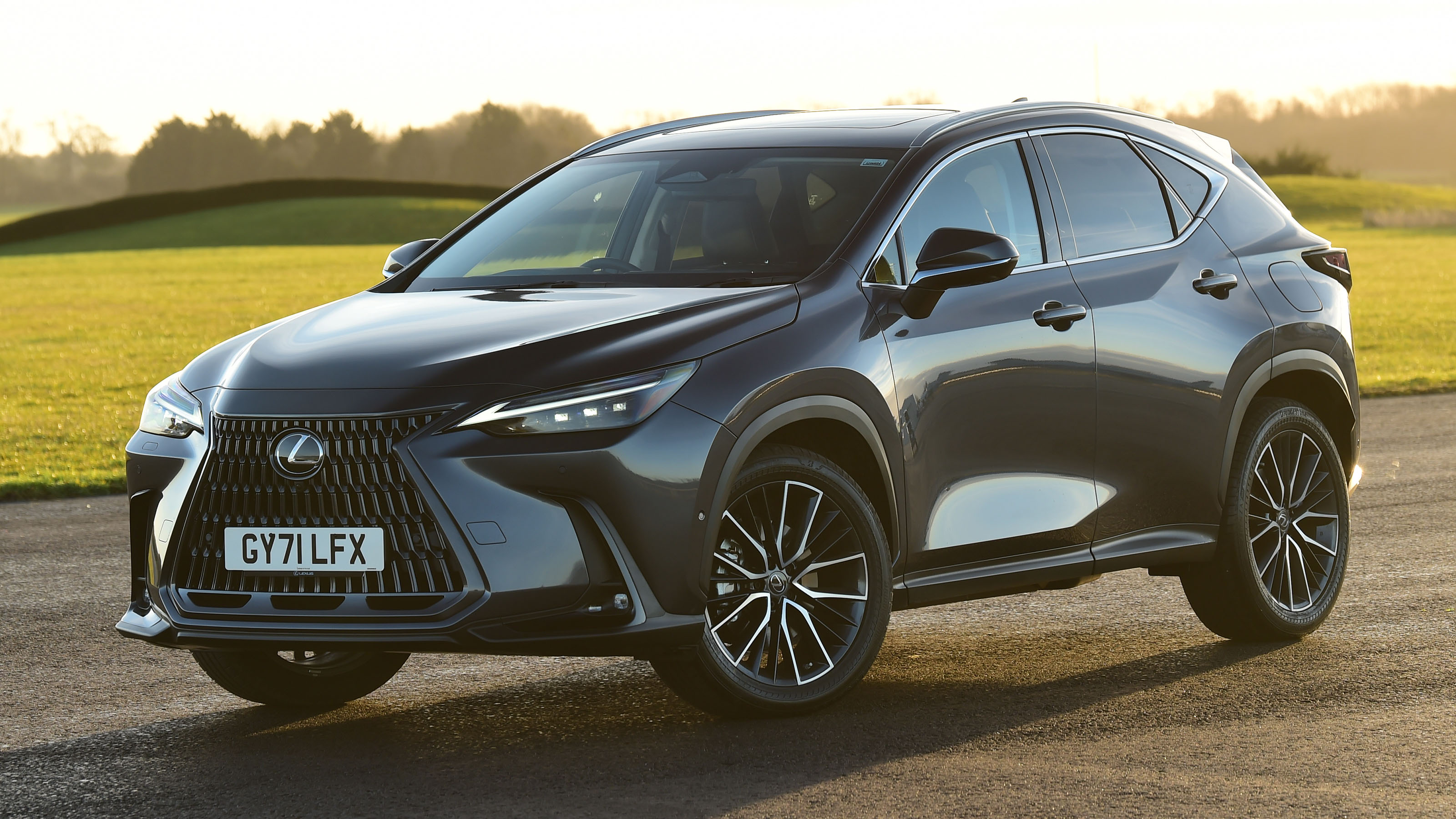 Lexus NX 450h+