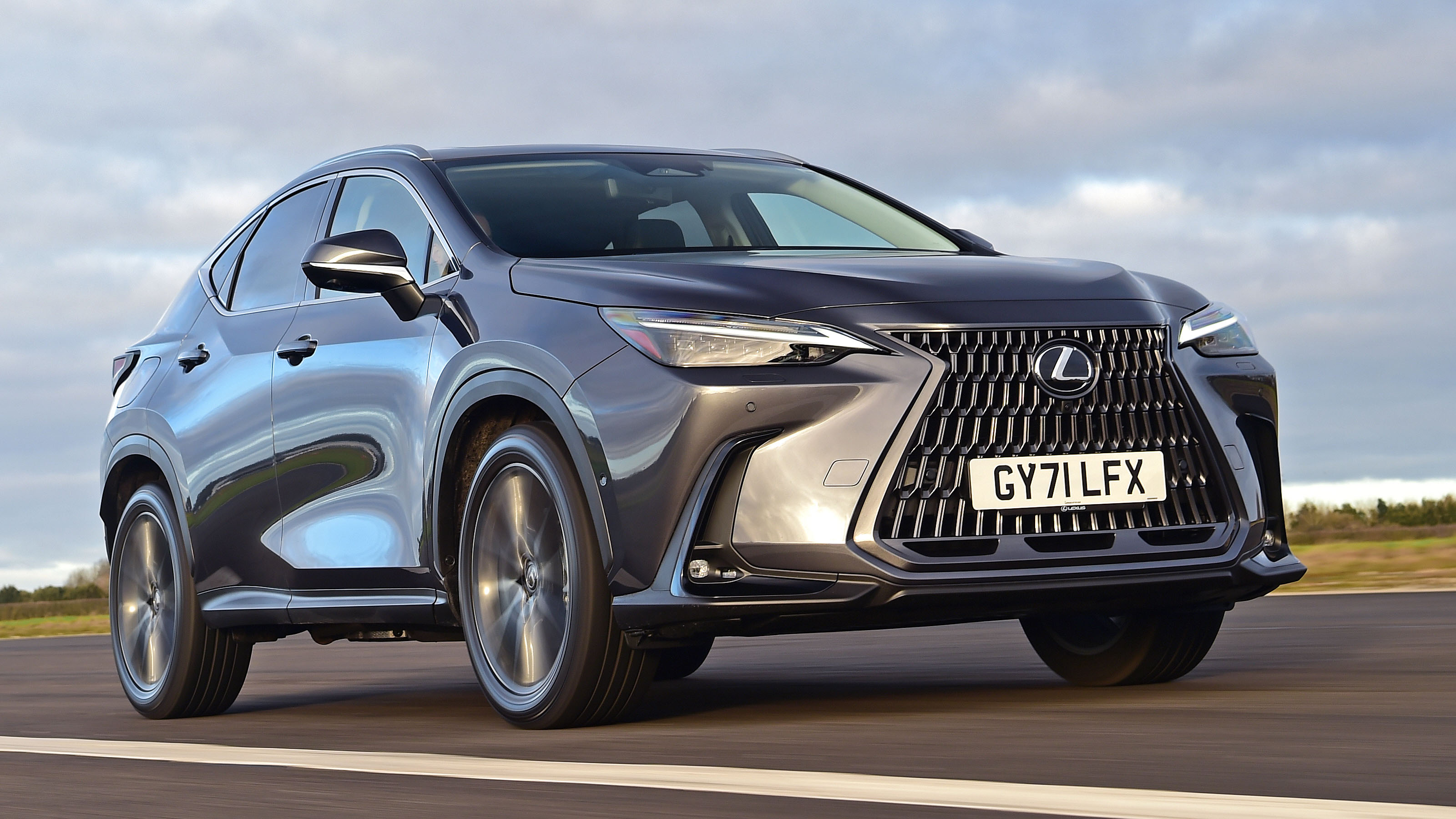 Lexus NX 450h+