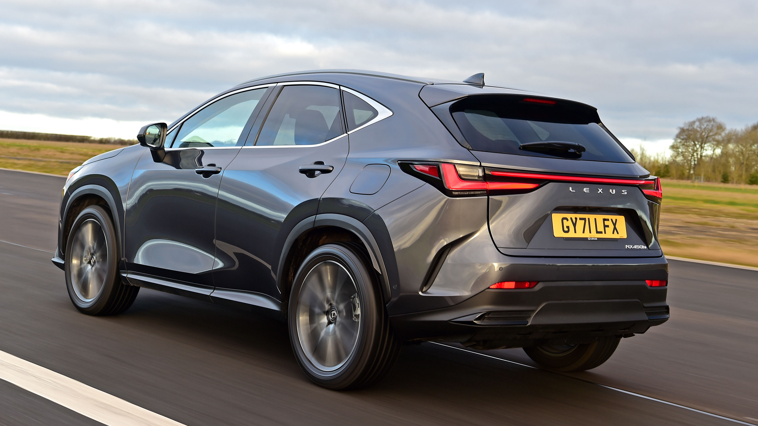 Lexus NX 450h+