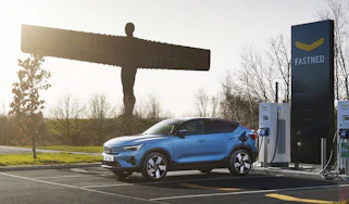 Volvo C40 at Fastned charger