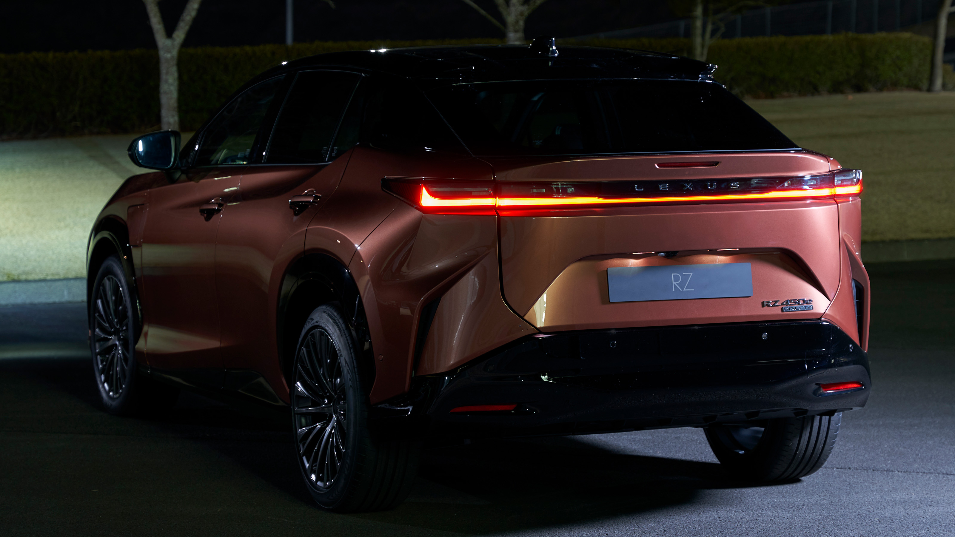 Lexus RZ 450e