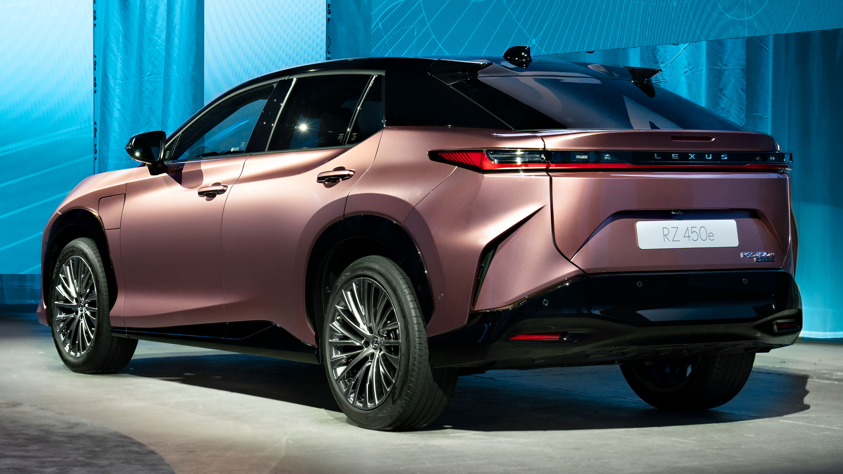 Lexus RZ 450e