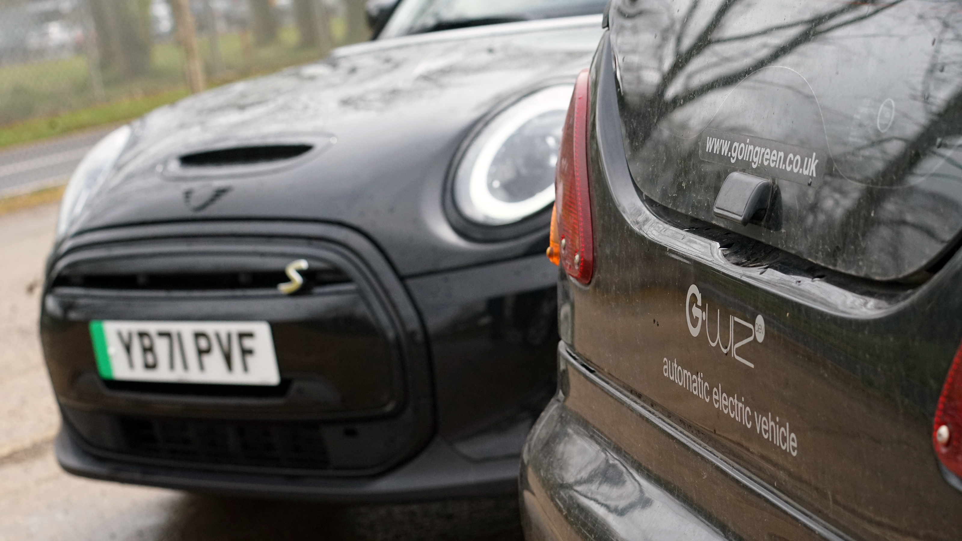 MINI Electric vs Reva G-Wiz
