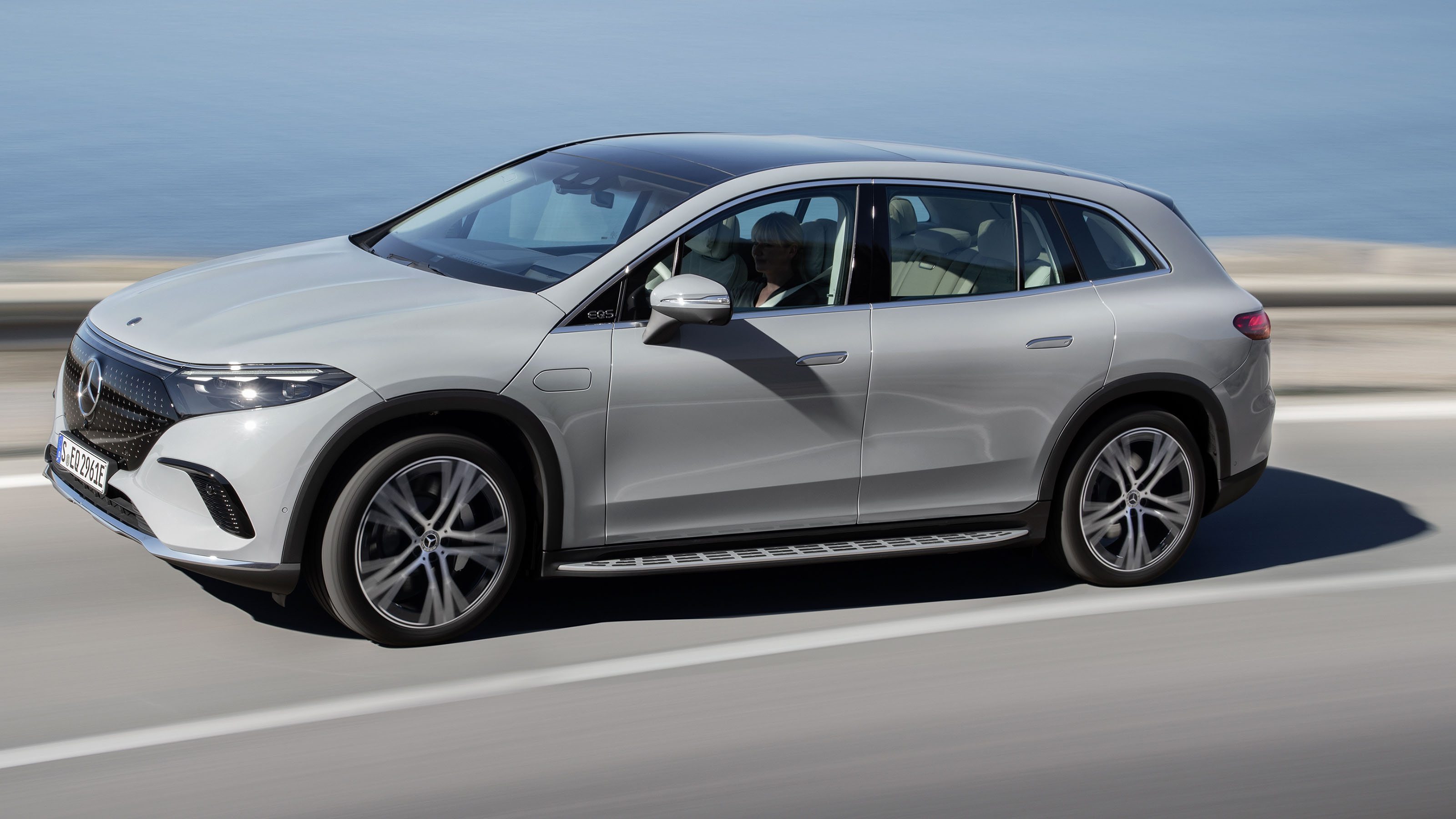 Mercedes EQS SUV
