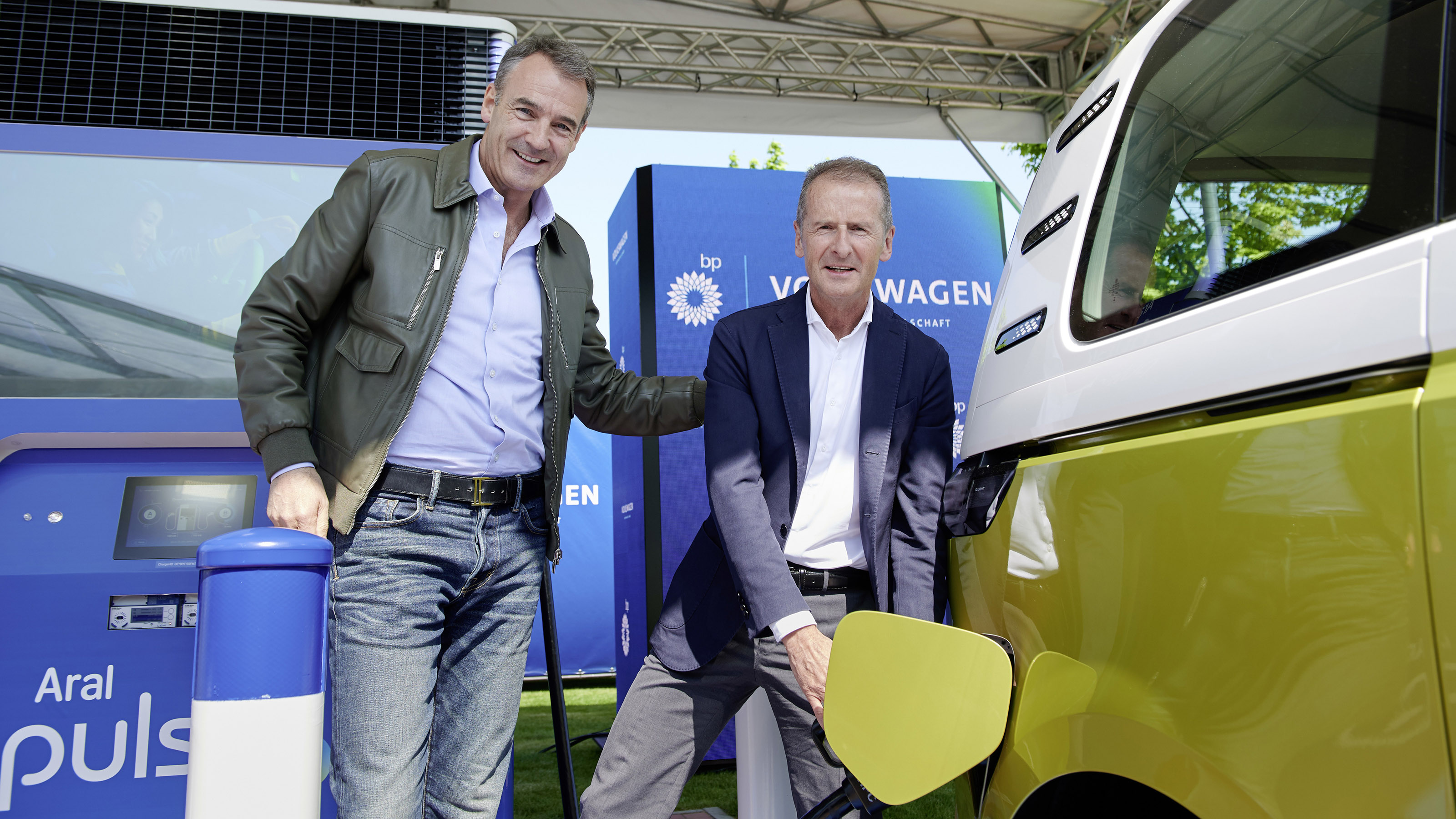 VW Flexpole charger