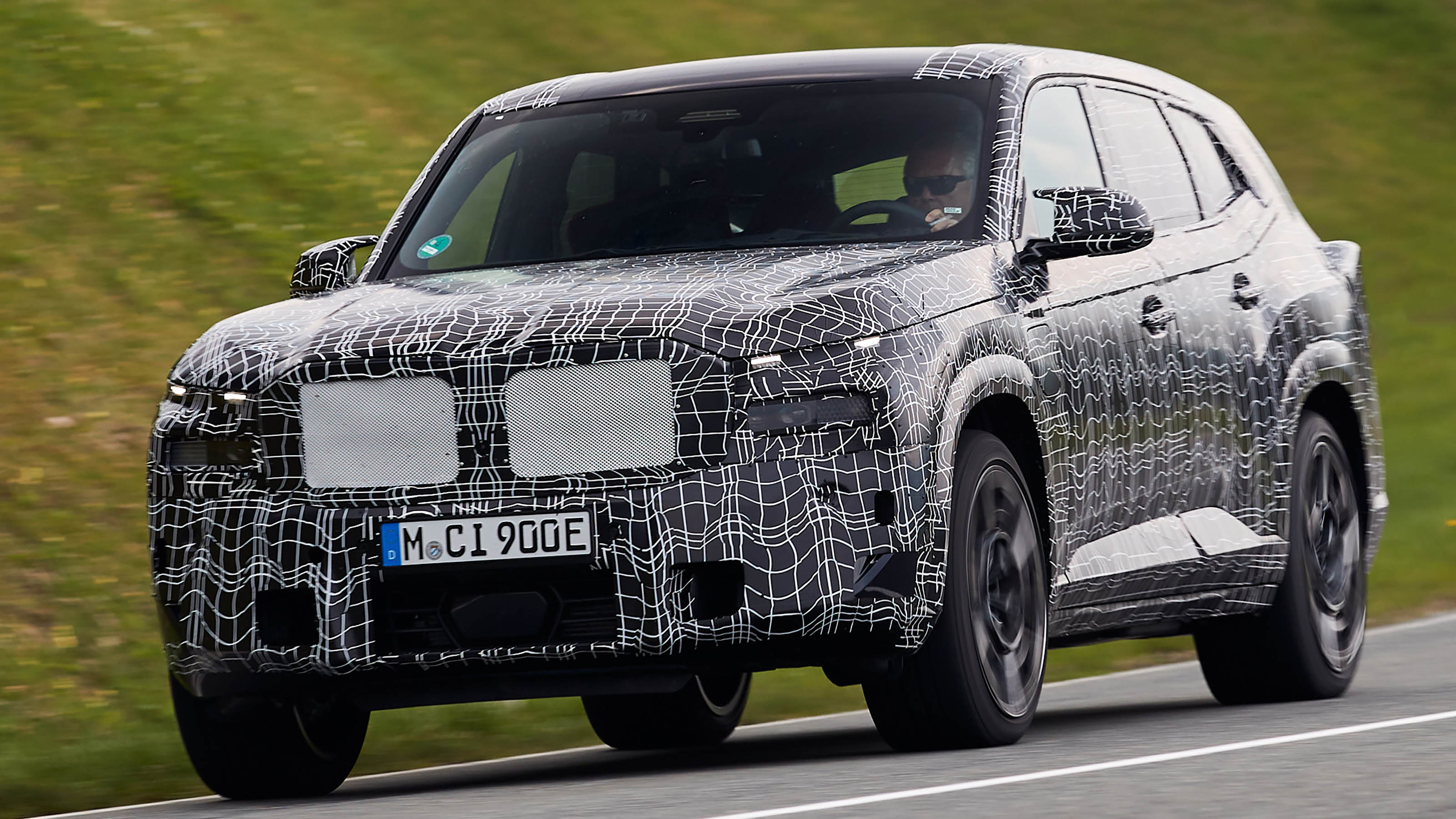 BMW XM prototype