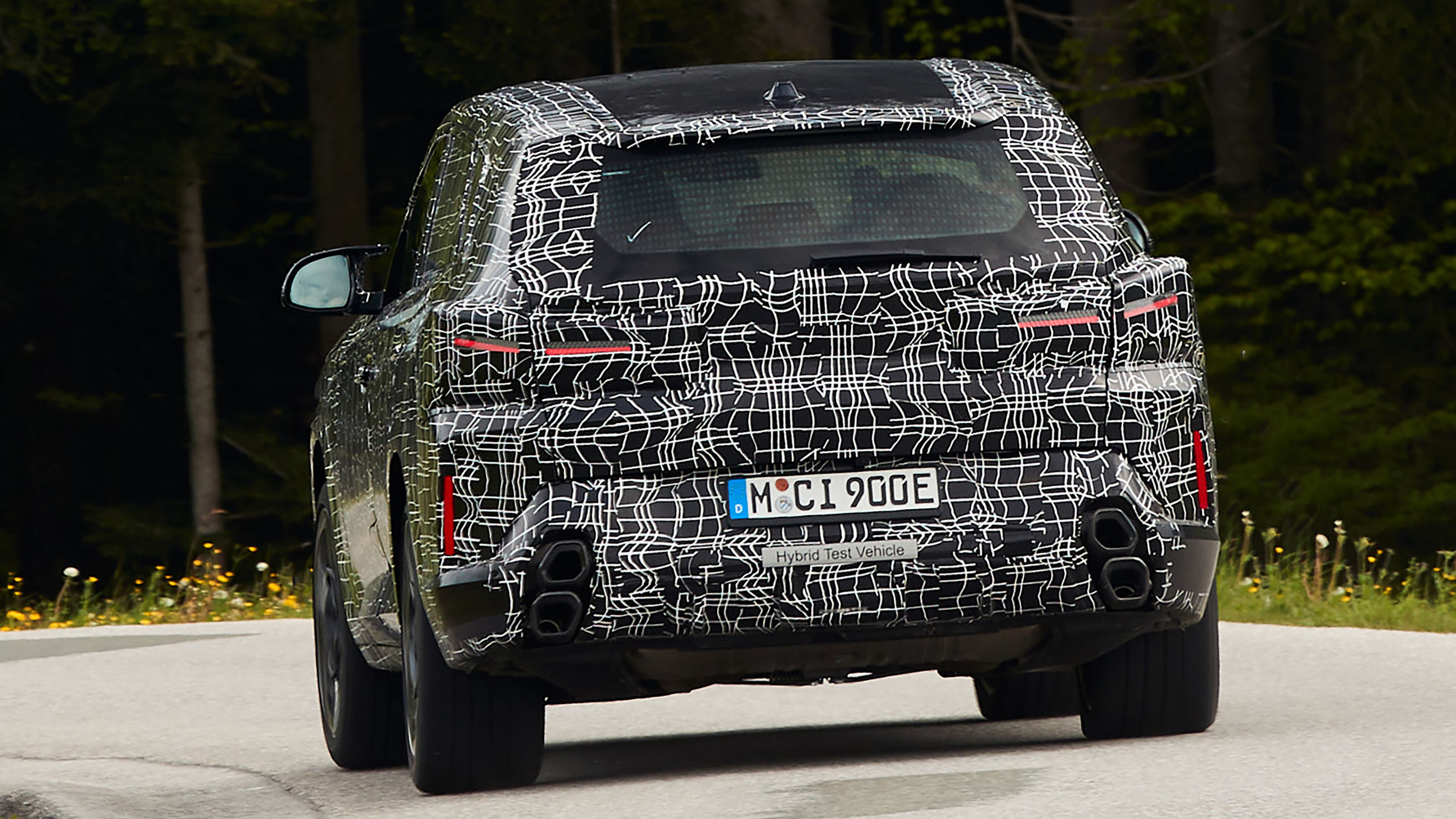 BMW XM prototype