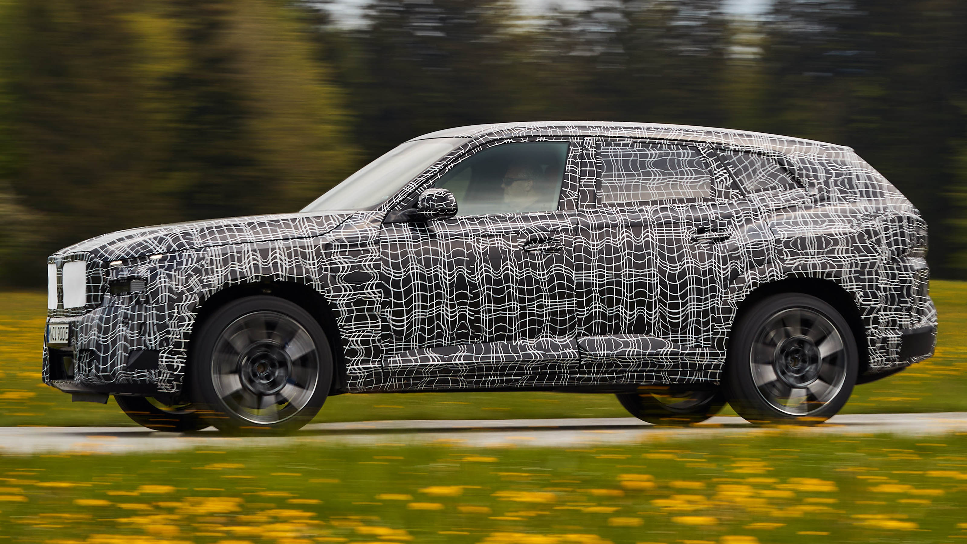 BMW XM prototype
