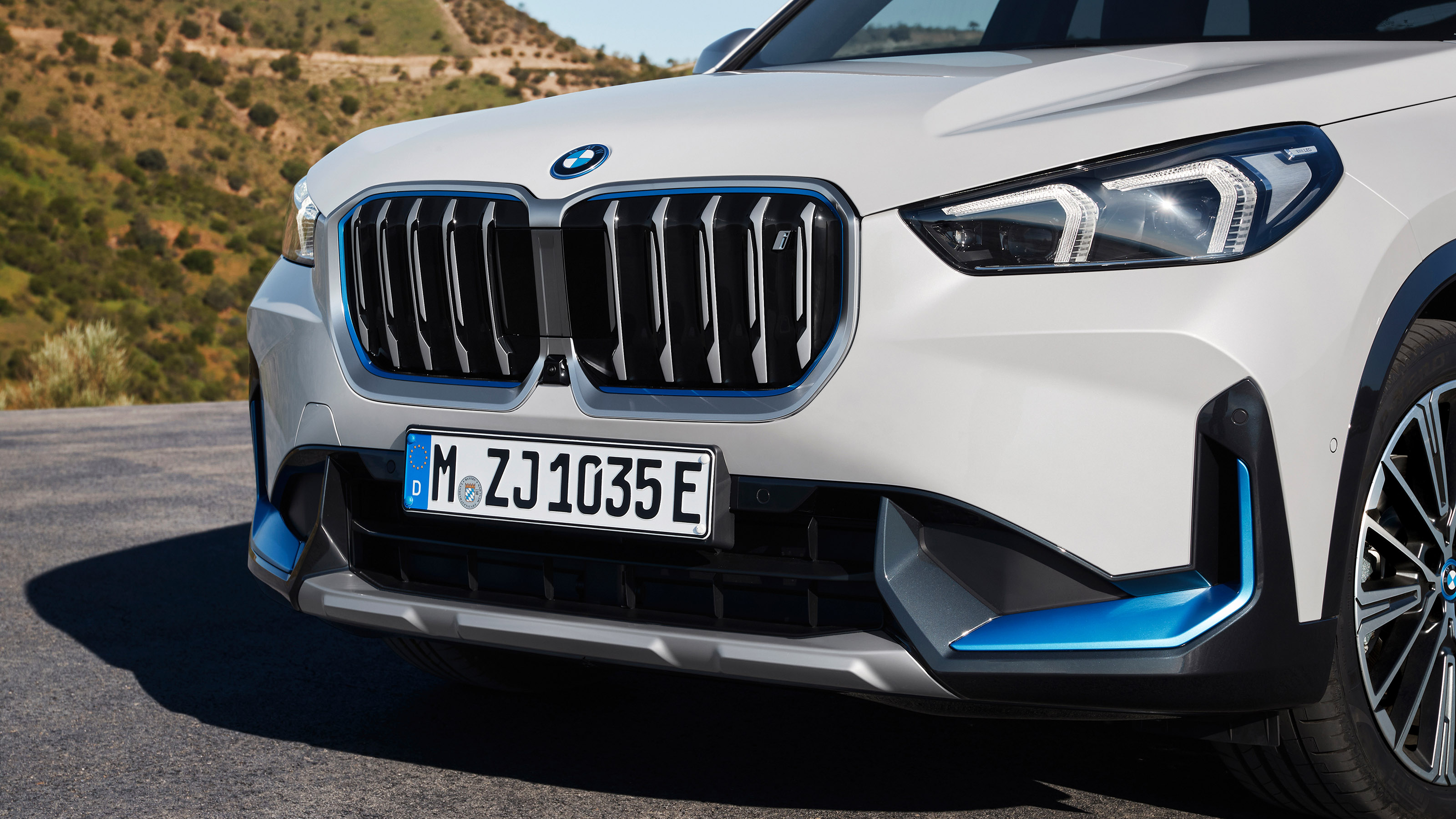 BMW iX1