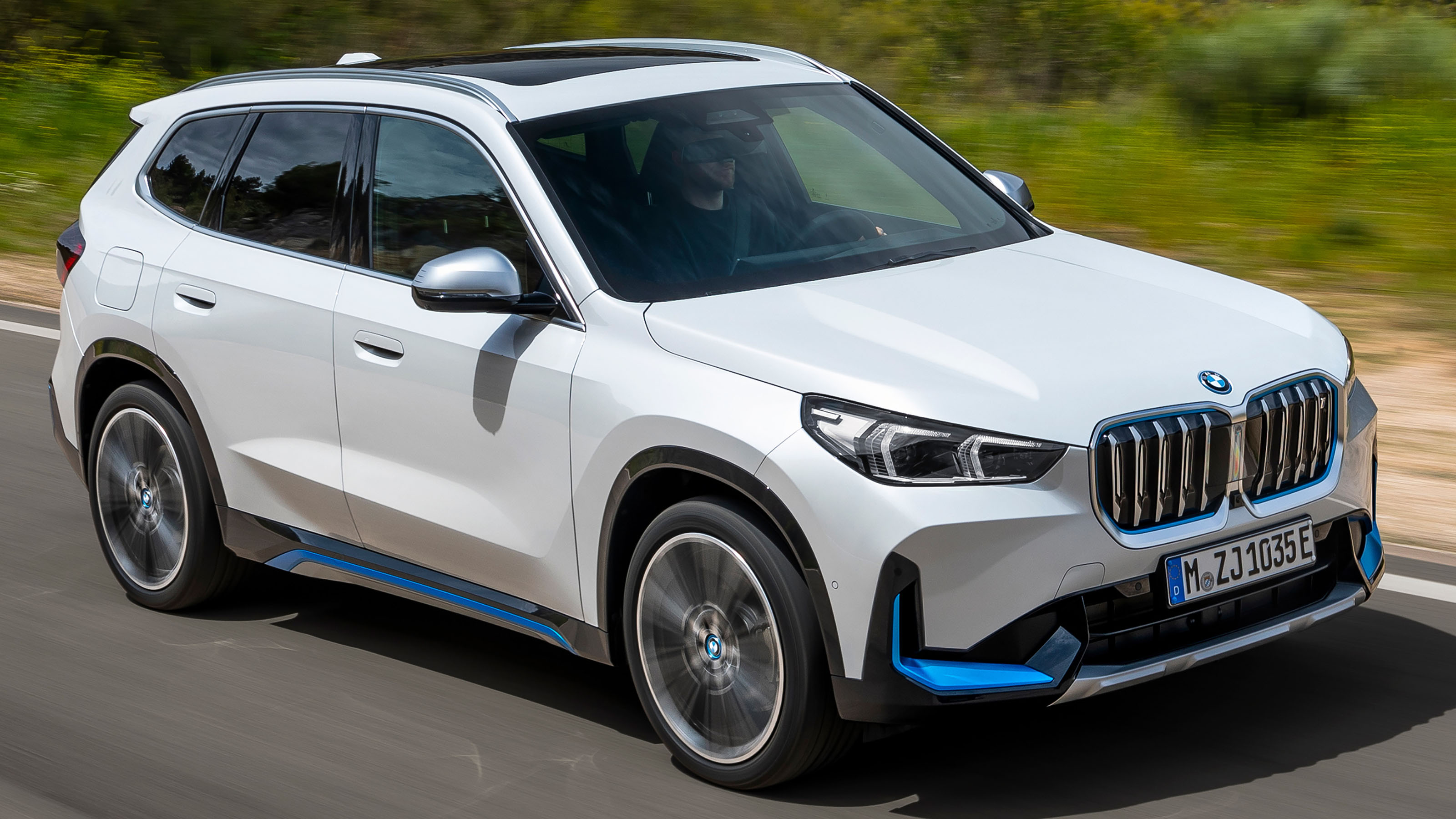 BMW iX1