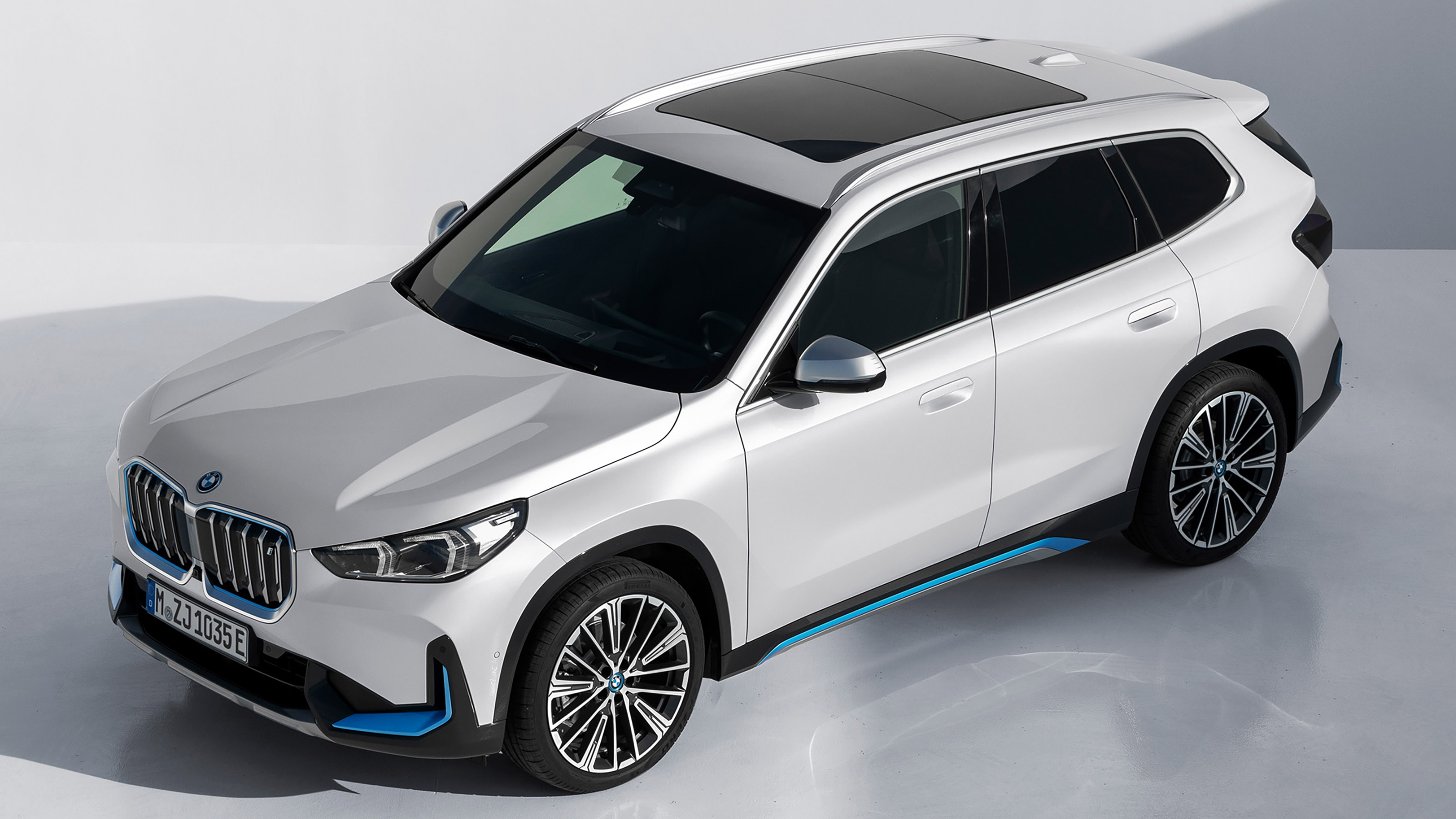 BMW iX1