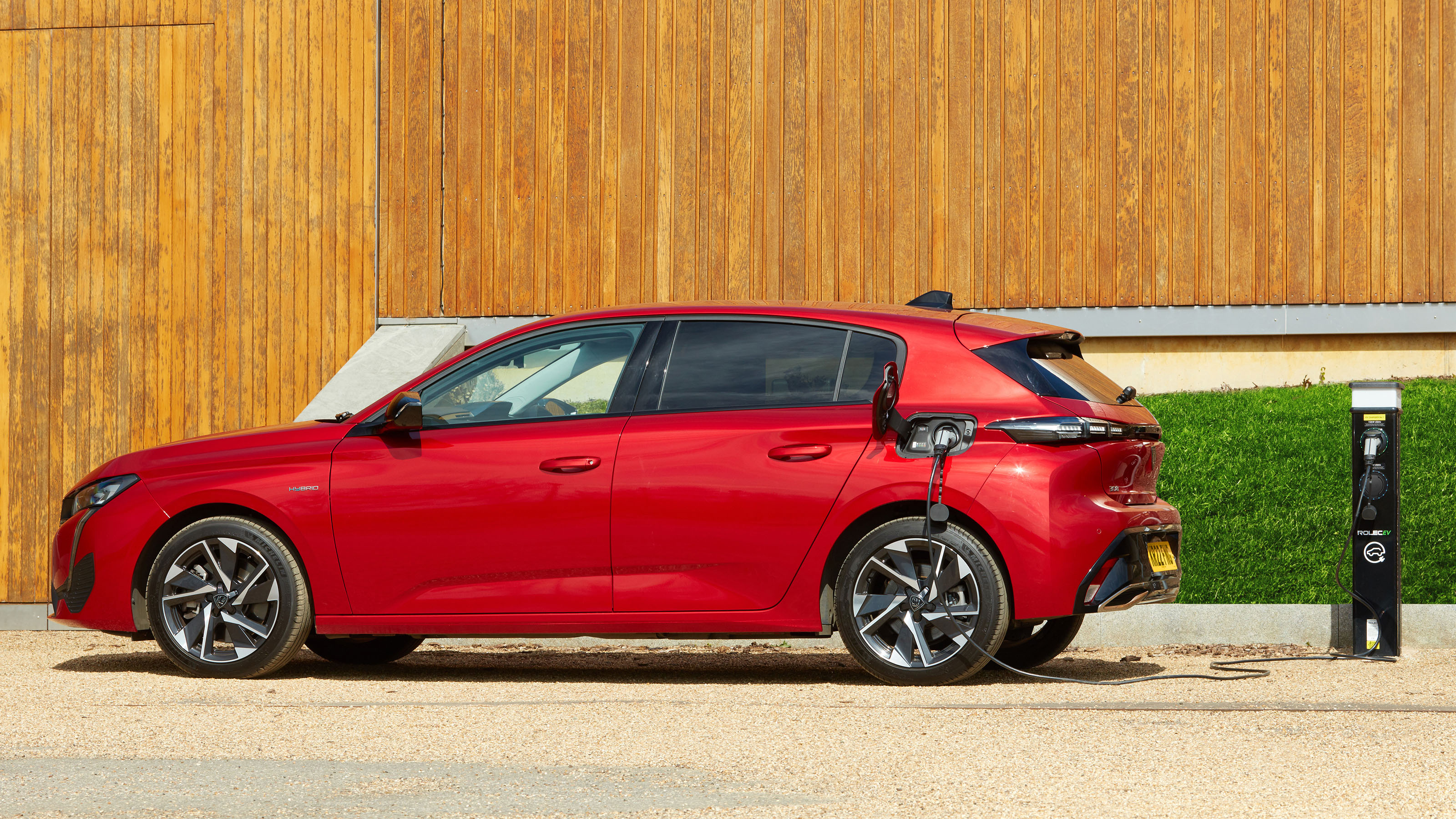 Peugeot 308 Hybrid UK