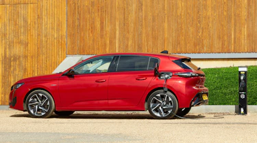 Peugeot 308 Hybrid UK
