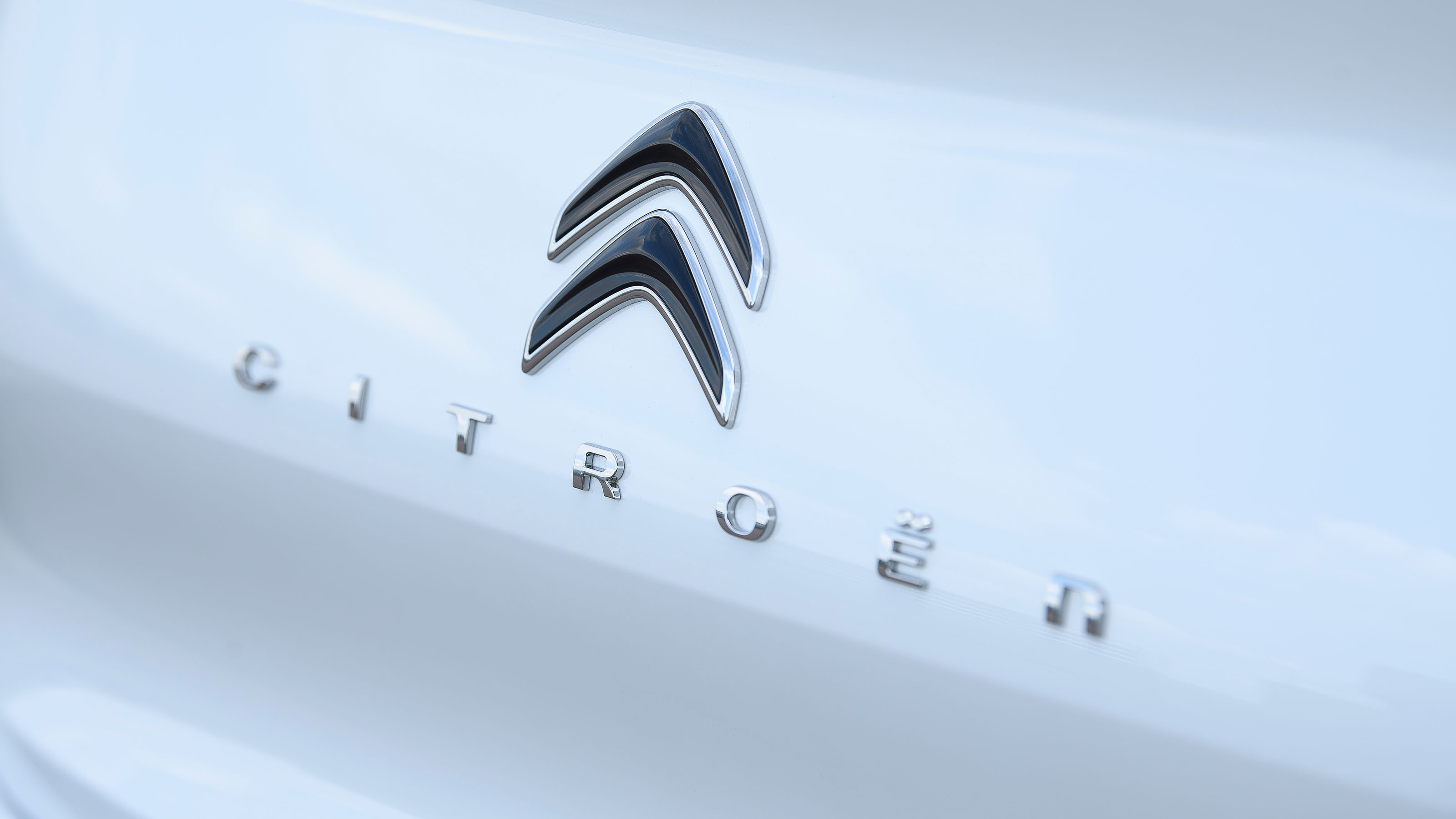 Citroen e-C4 X