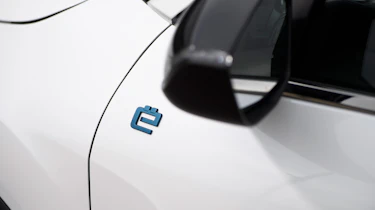 Citroen e-C4 X