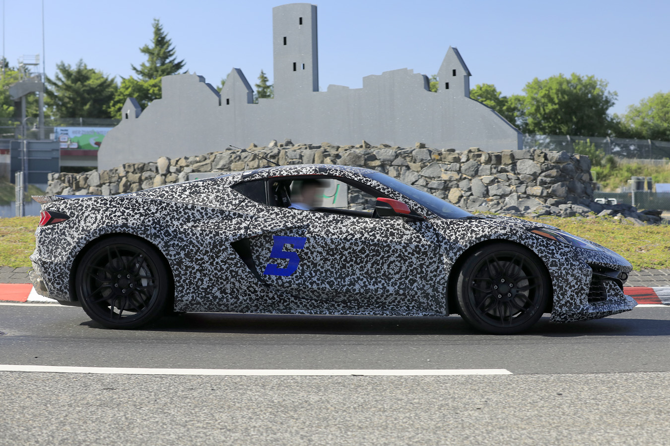 Corvette E-Ray