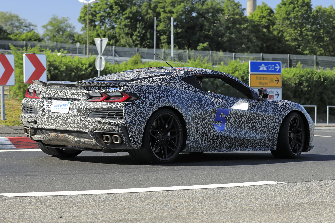 Corvette E-Ray