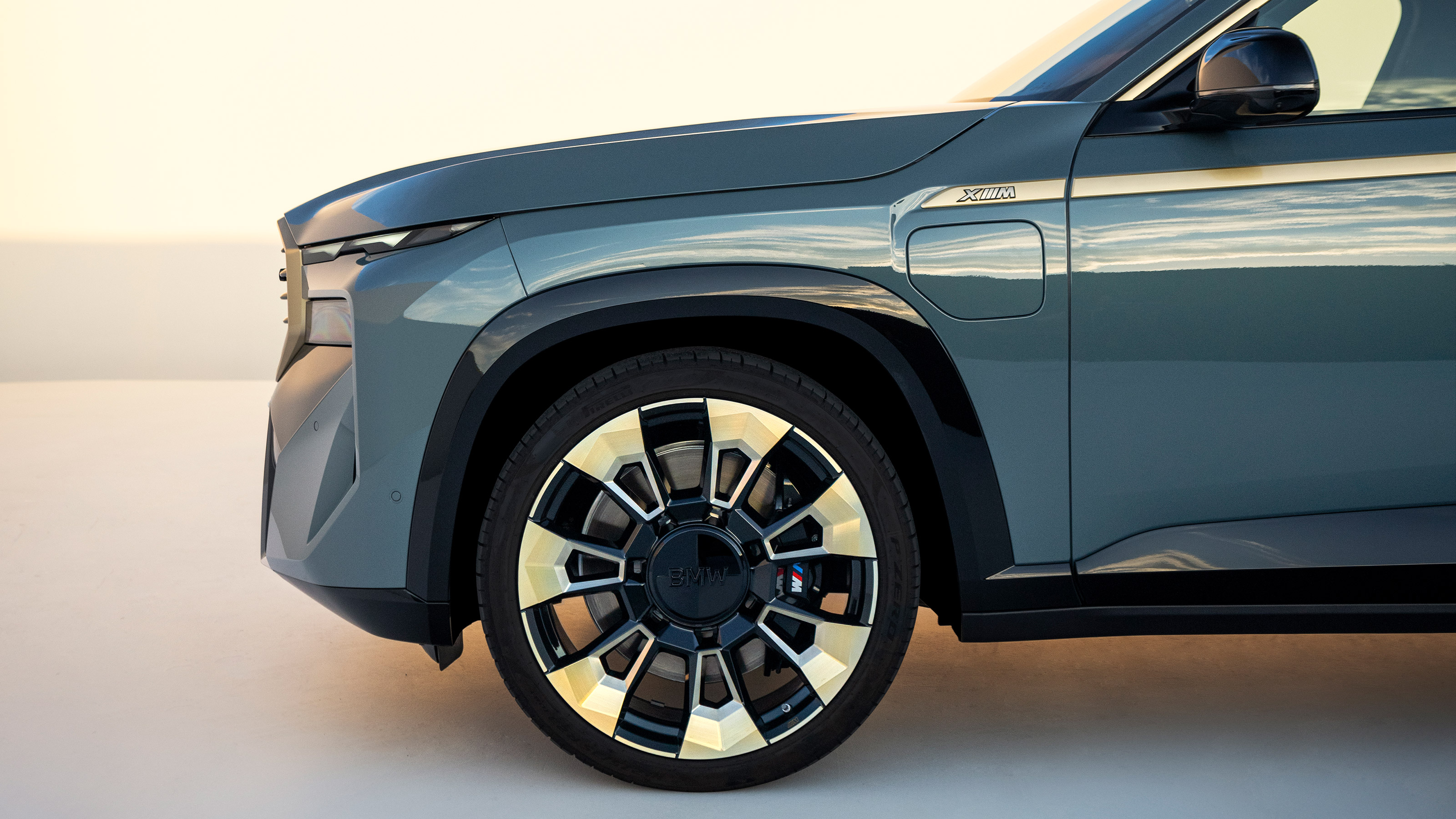 BMW XM