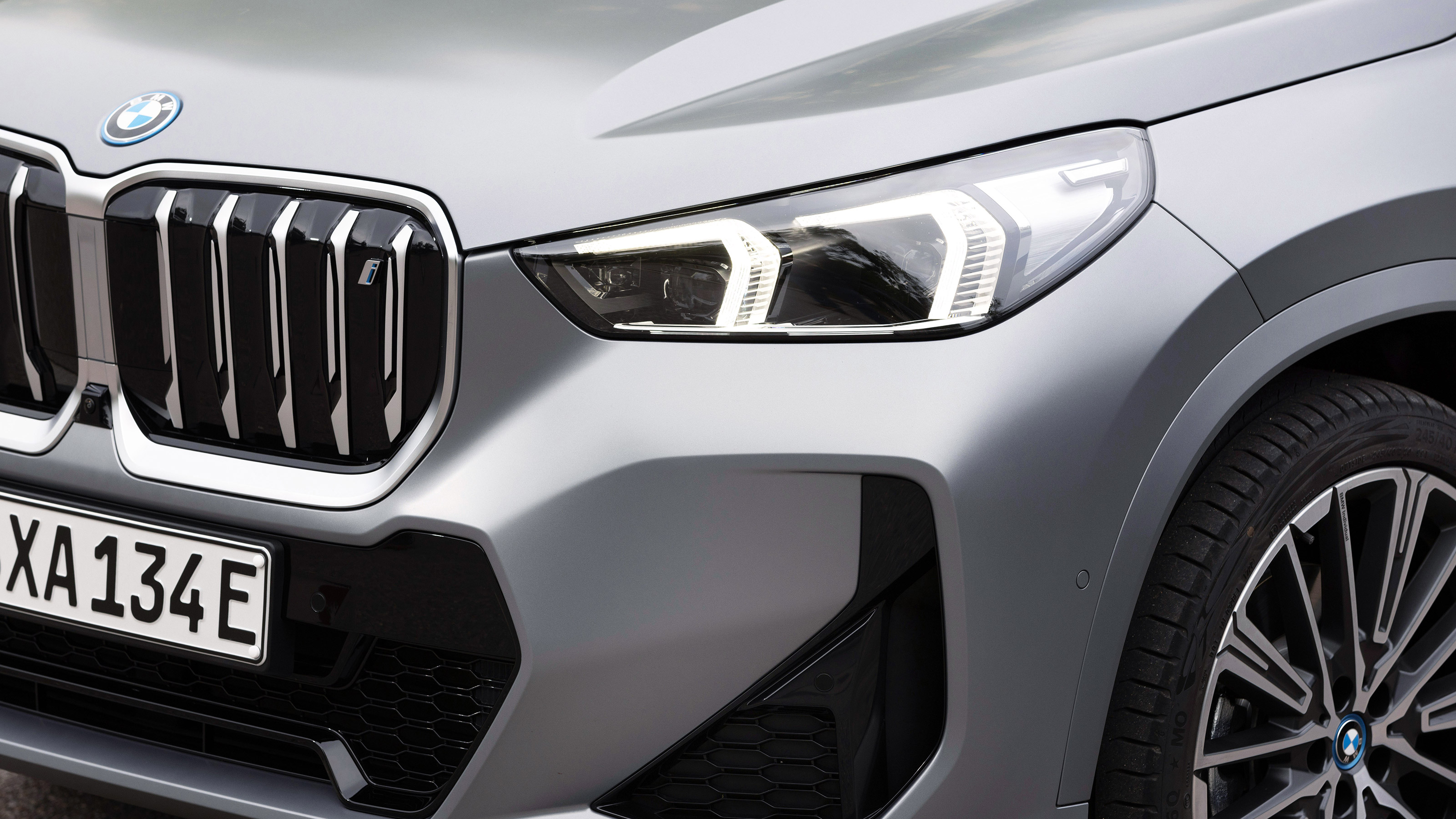 BMW iX1