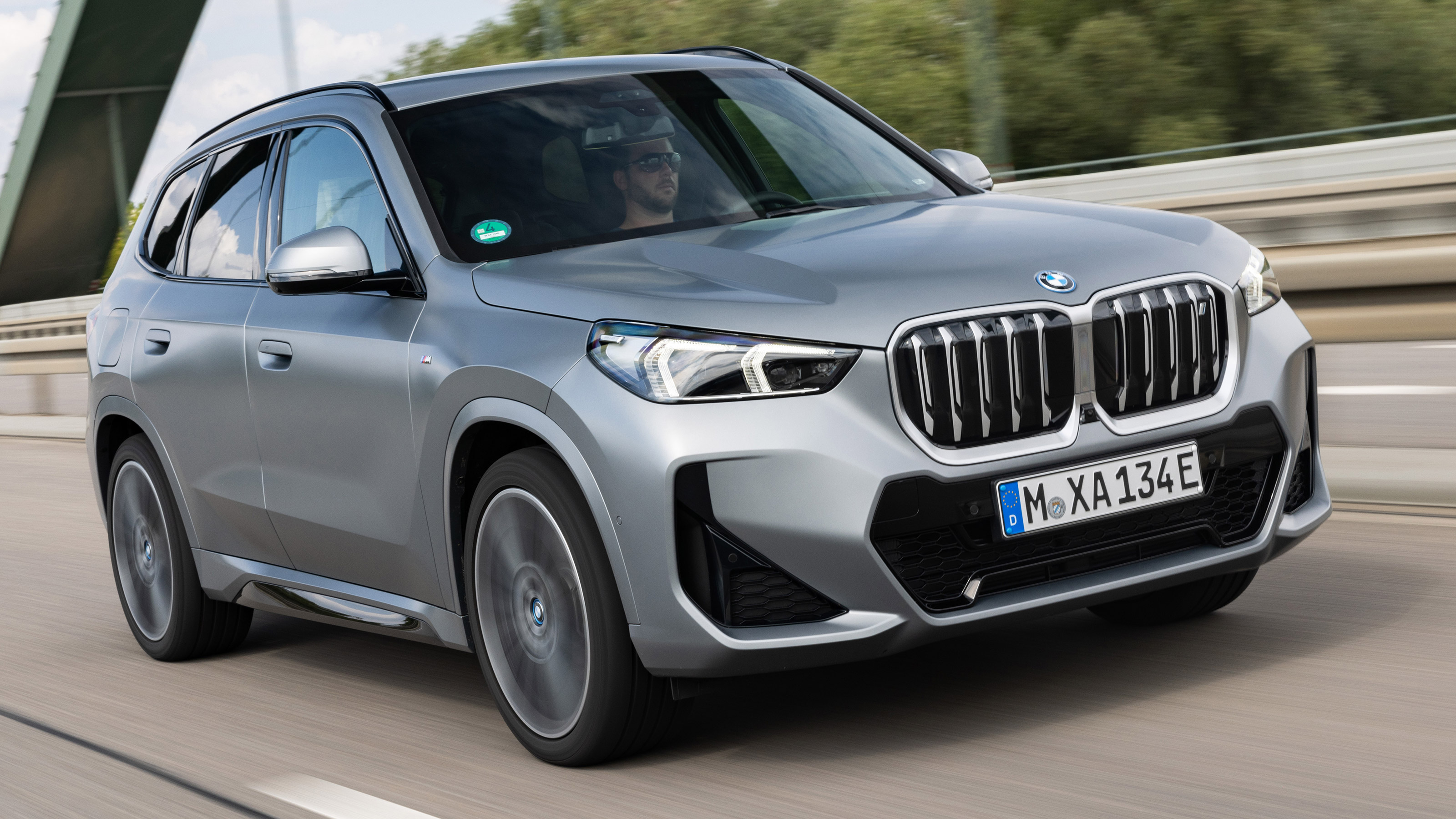 BMW iX1