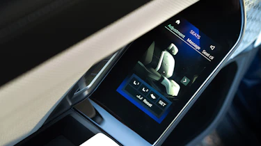 BMW i7 UK interior