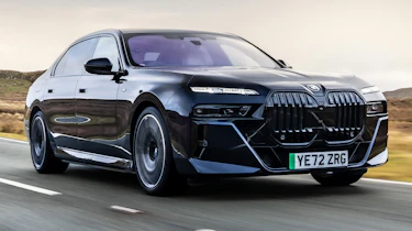 BMW i7 UK driving exterior