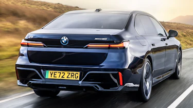 BMW i7 UK driving exterior