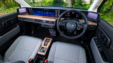 Honda e interior