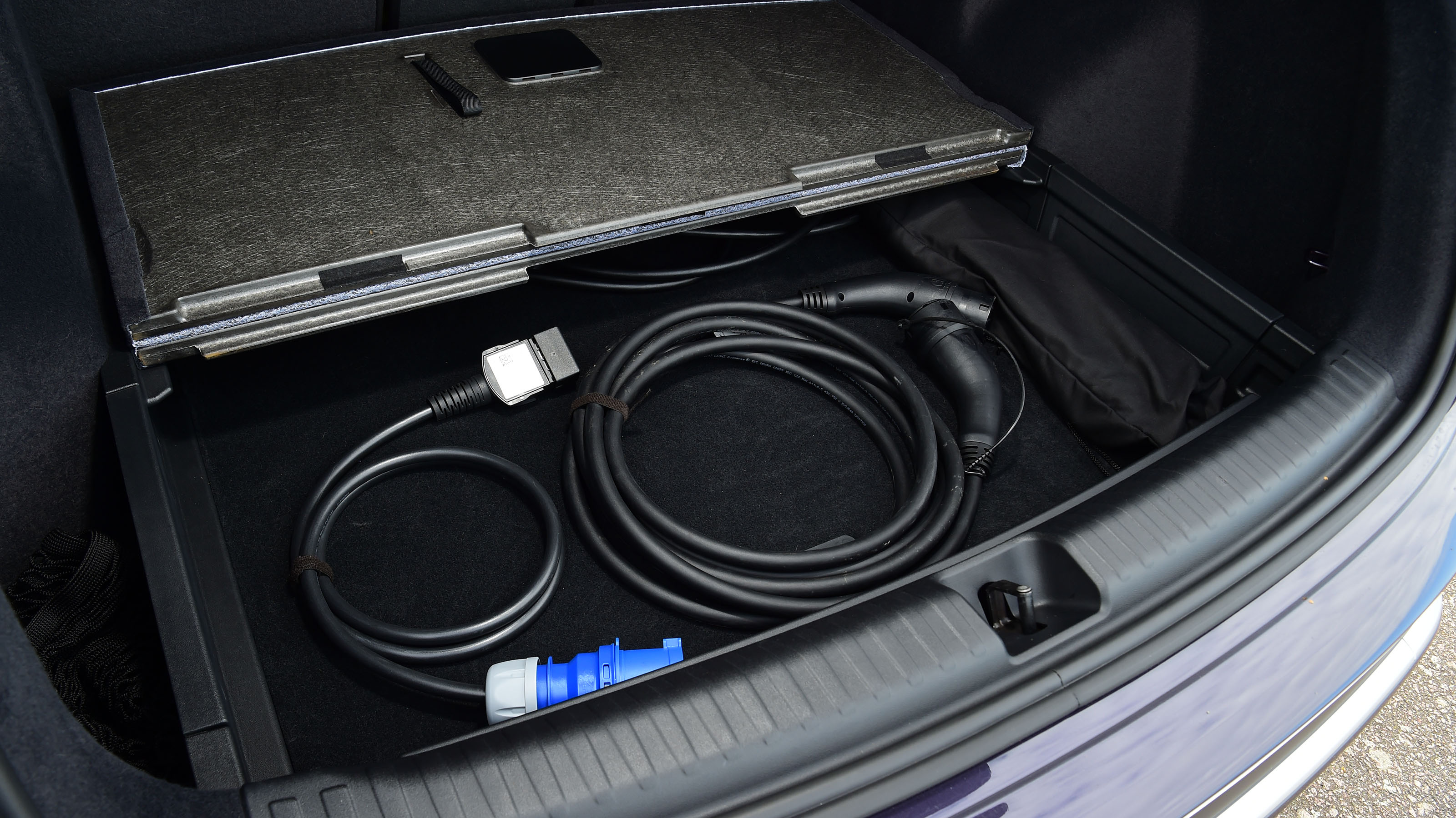 Audi Q4 50 e-tron quattro charging cables