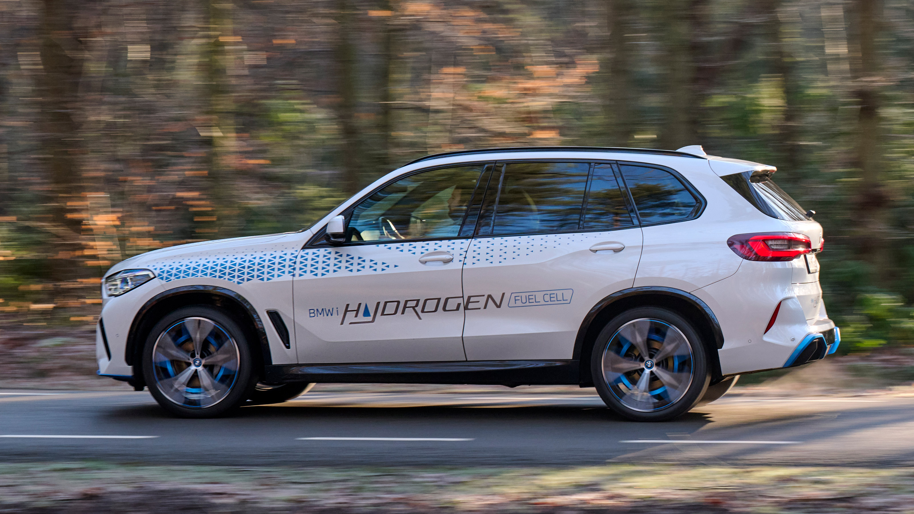 BMW iX5 Hydrogen driving