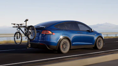 Tesla Model X Plaid - bike