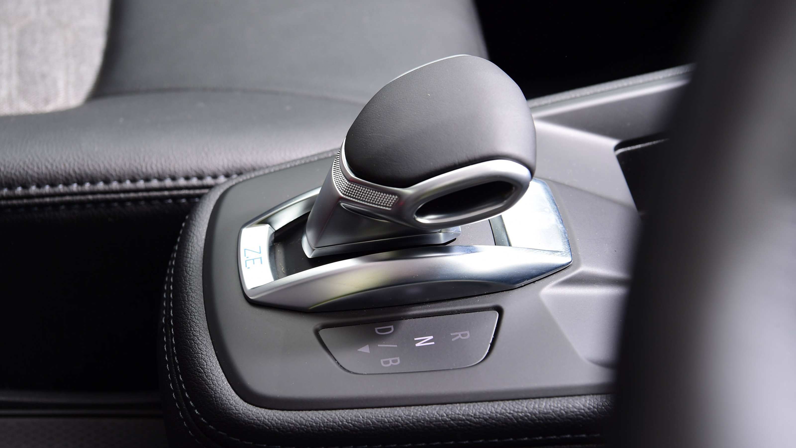 Renault ZOE - gear selector