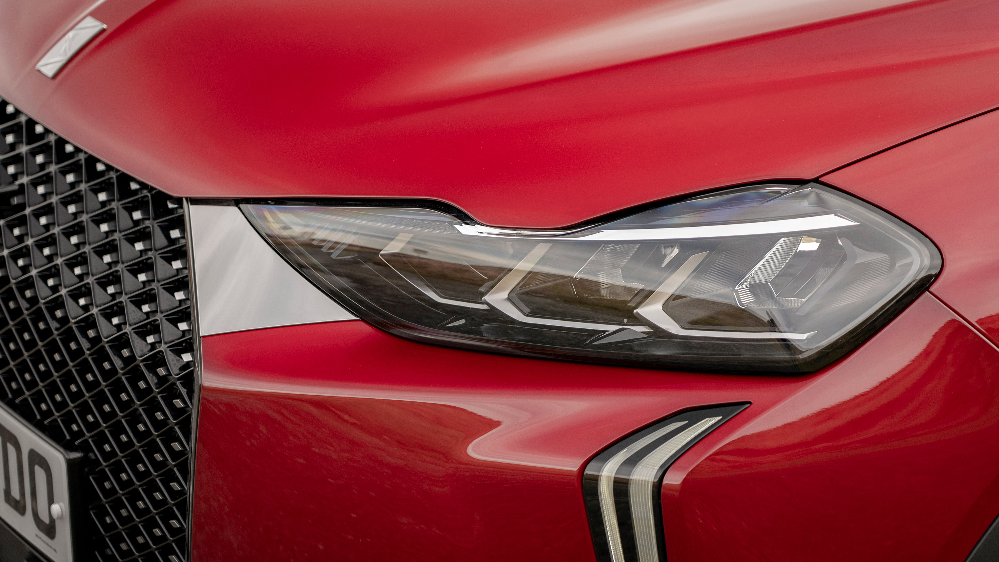 2023 DS 3 E-Tense - headlights