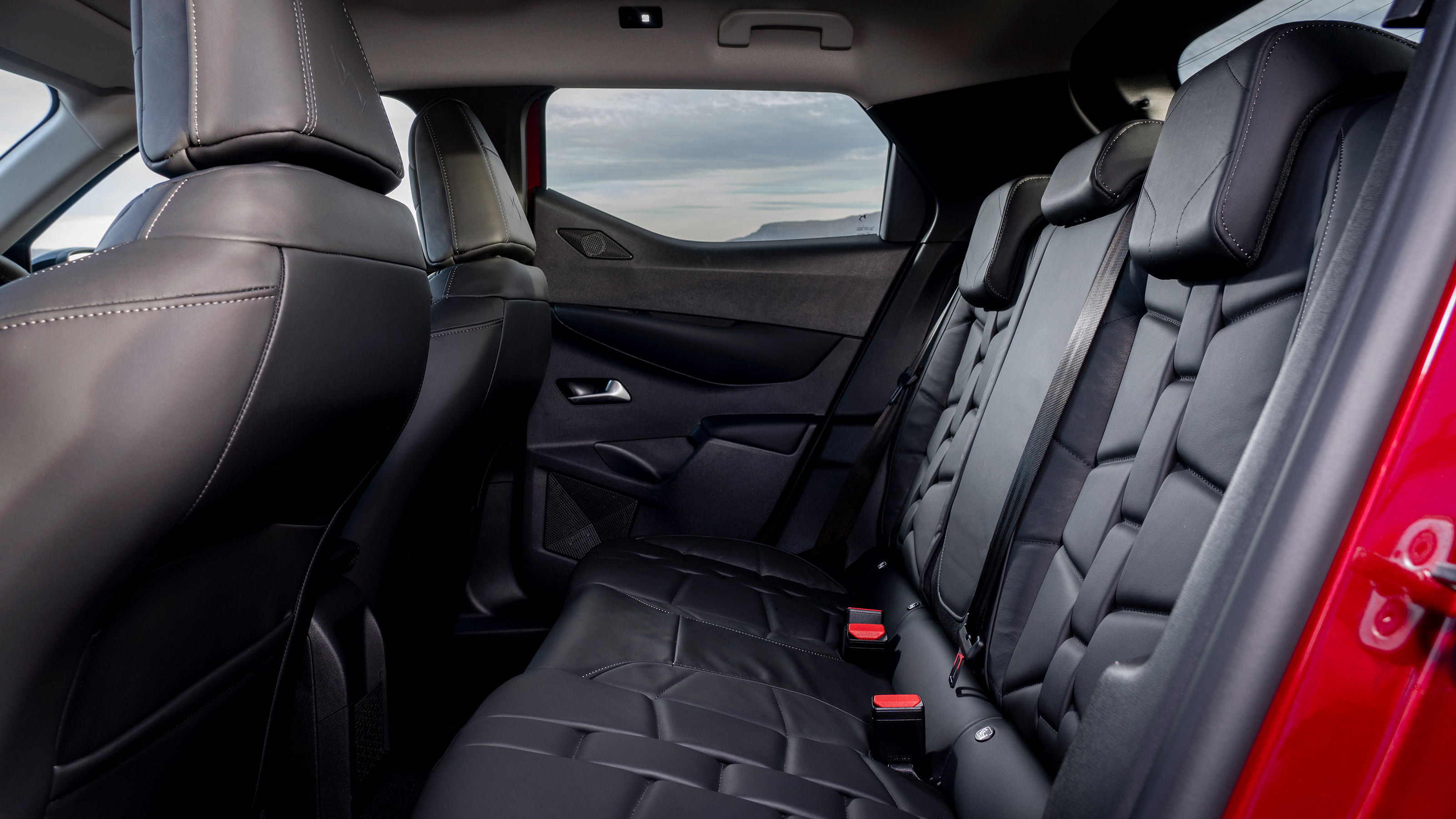 2023 DS 3 E-Tense - back seats