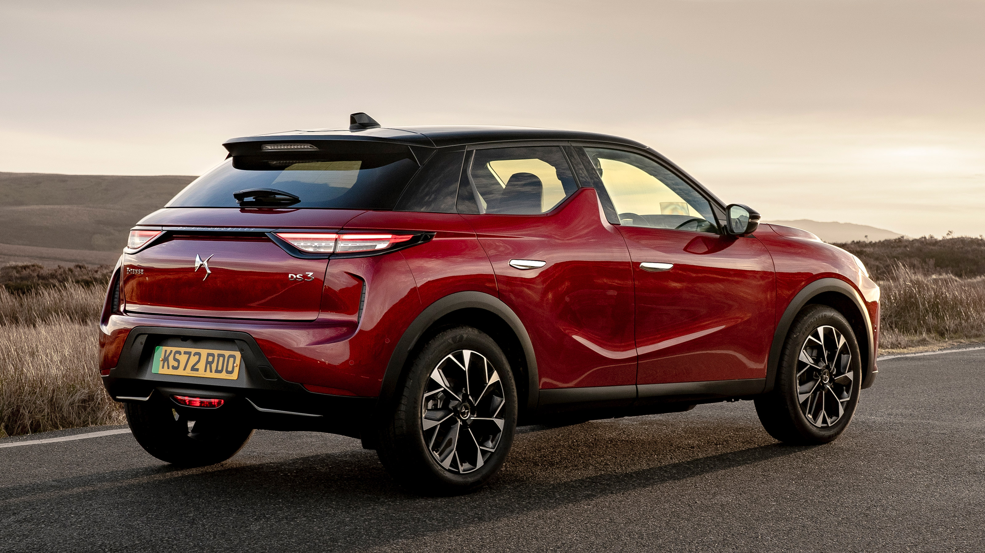 2023 DS 3 E-Tense - rear static