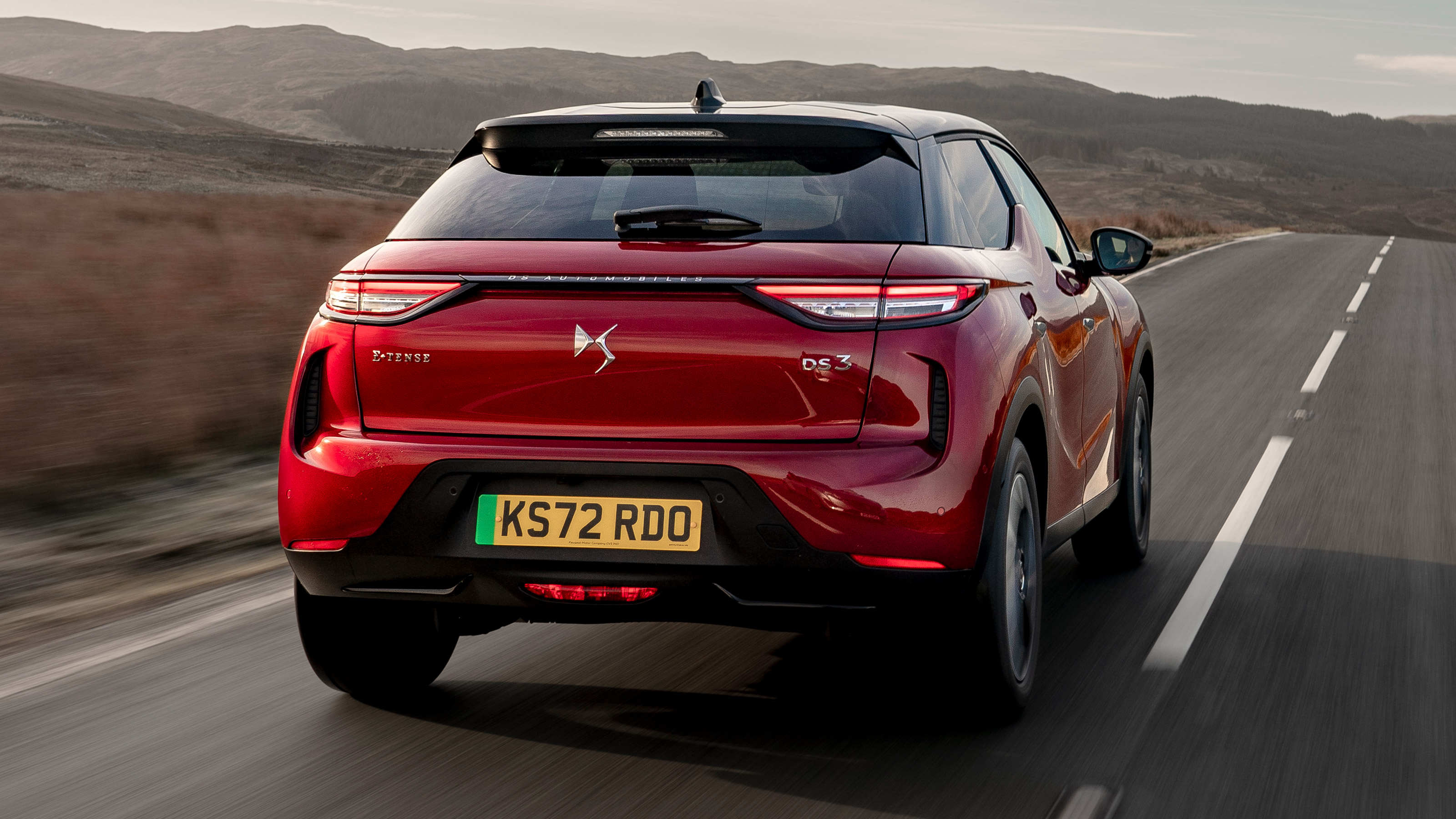 2023 DS 3 E-Tense - rear tracking