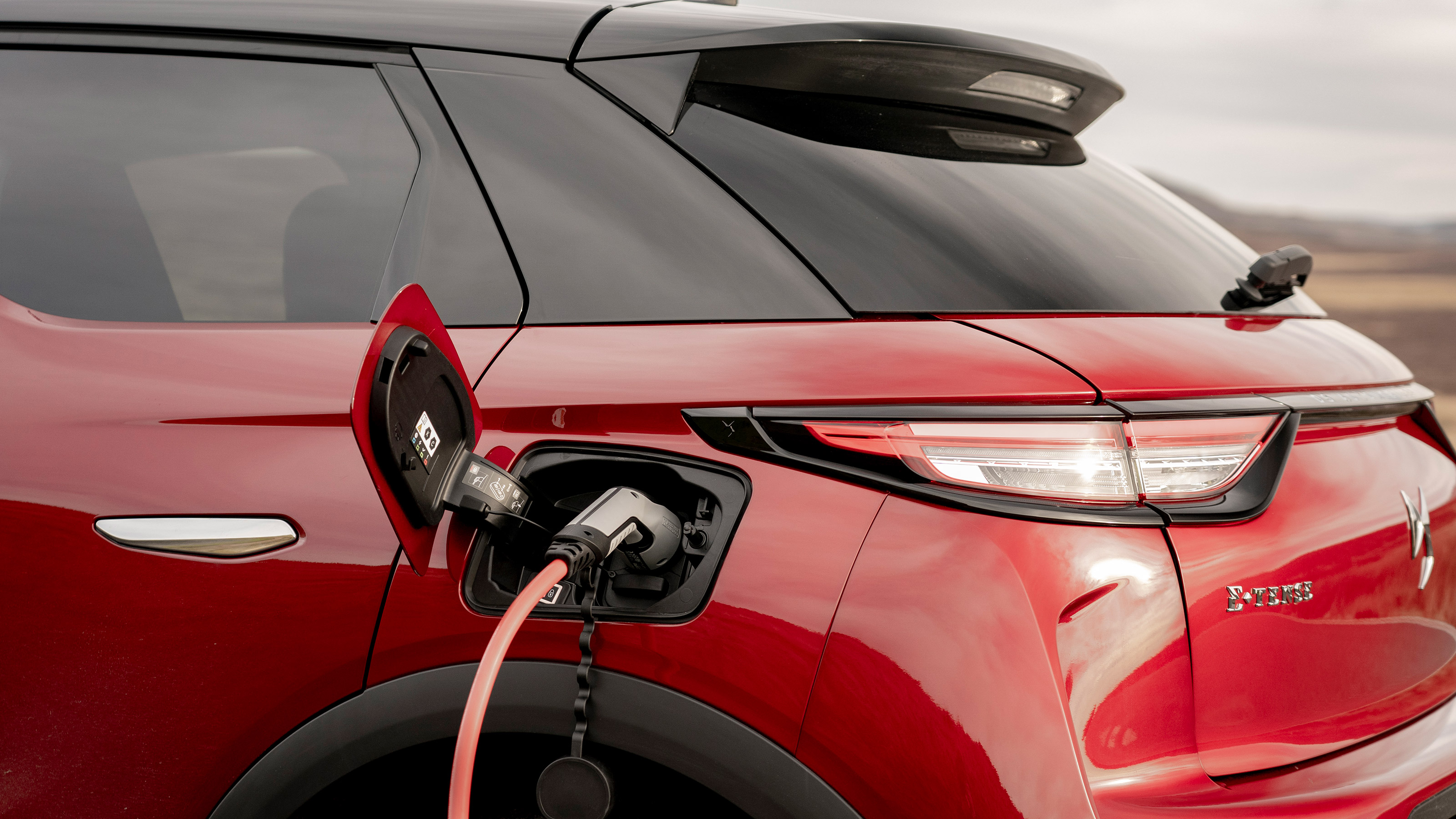 2023 DS 3 E-Tense - charging cable