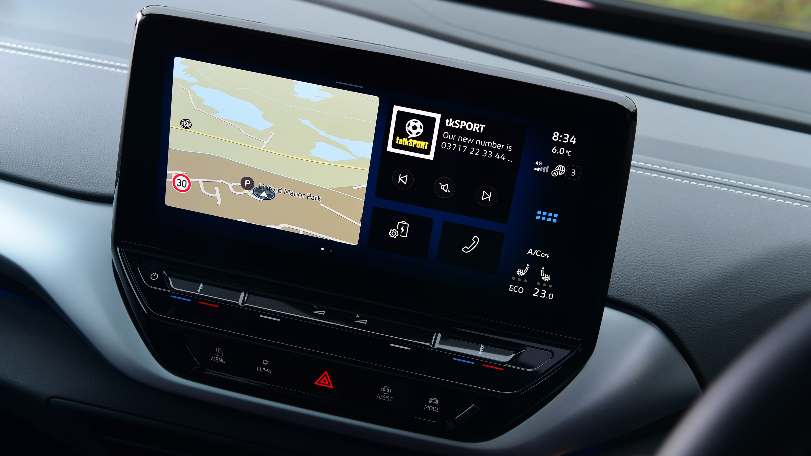 Volkswagen ID.4 SUV - infotainment