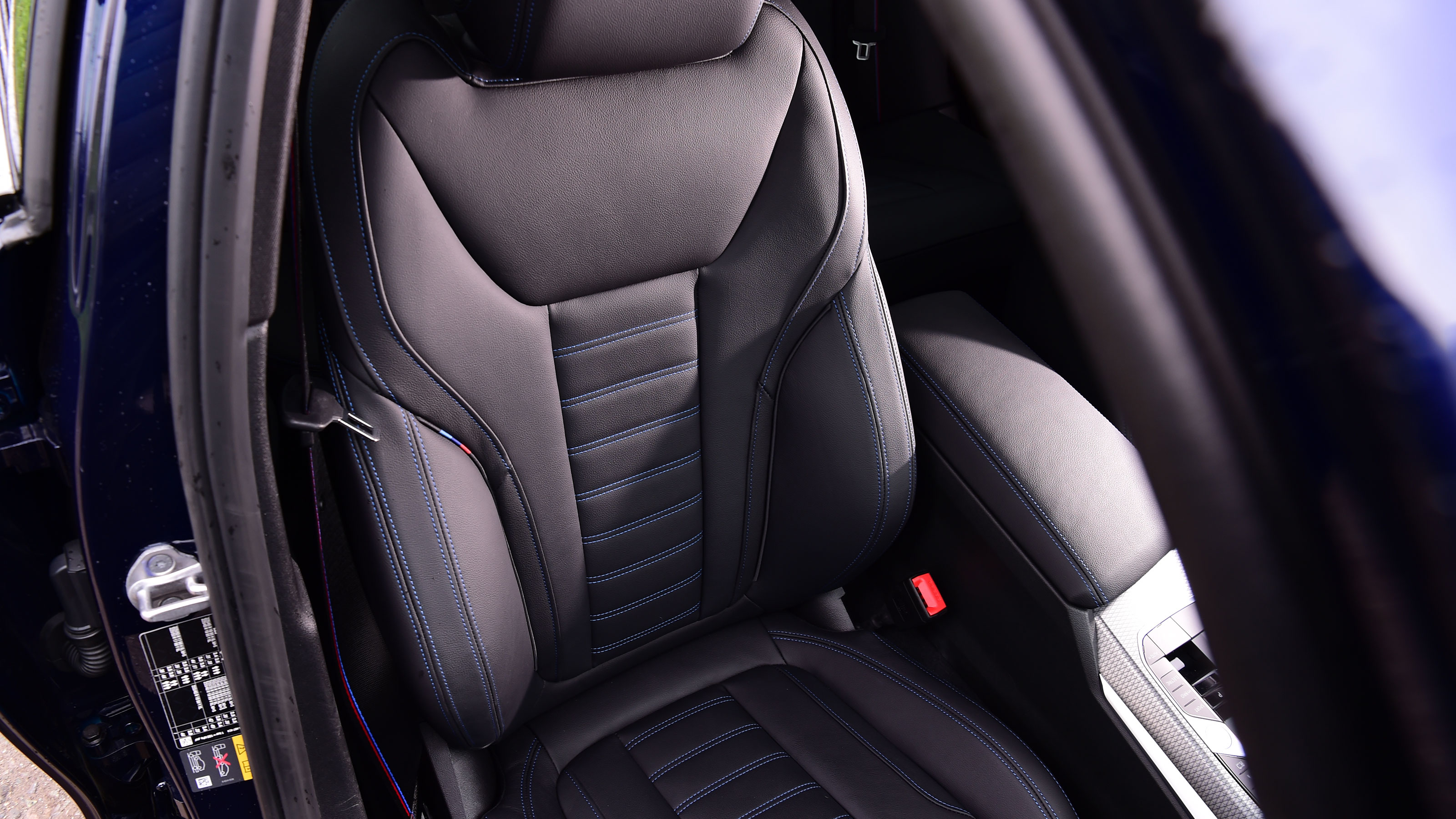 2023 BMW 330e - seats