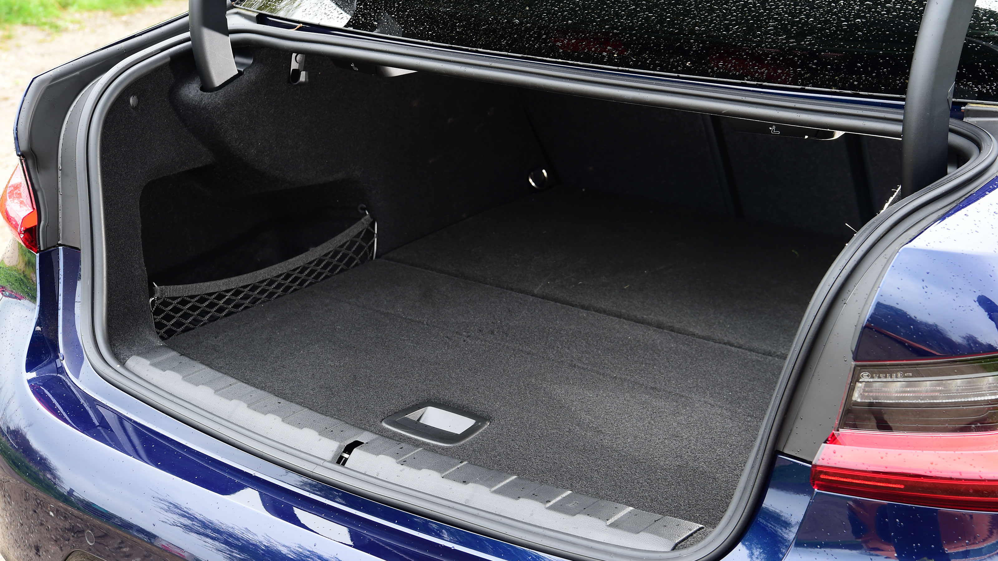 2023 BMW 330e - boot