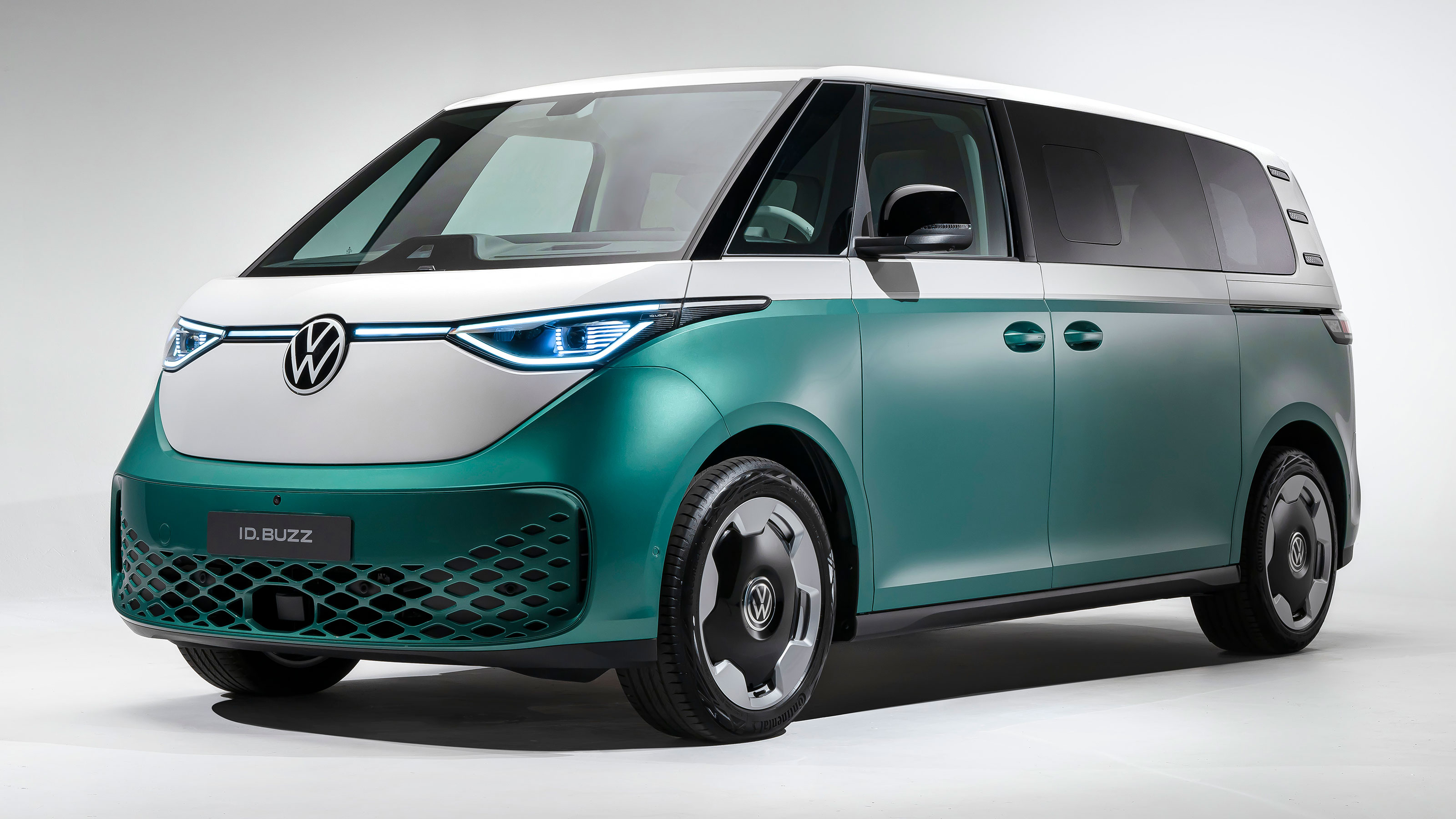 Volkswagen ID. Buzz LWB - front 