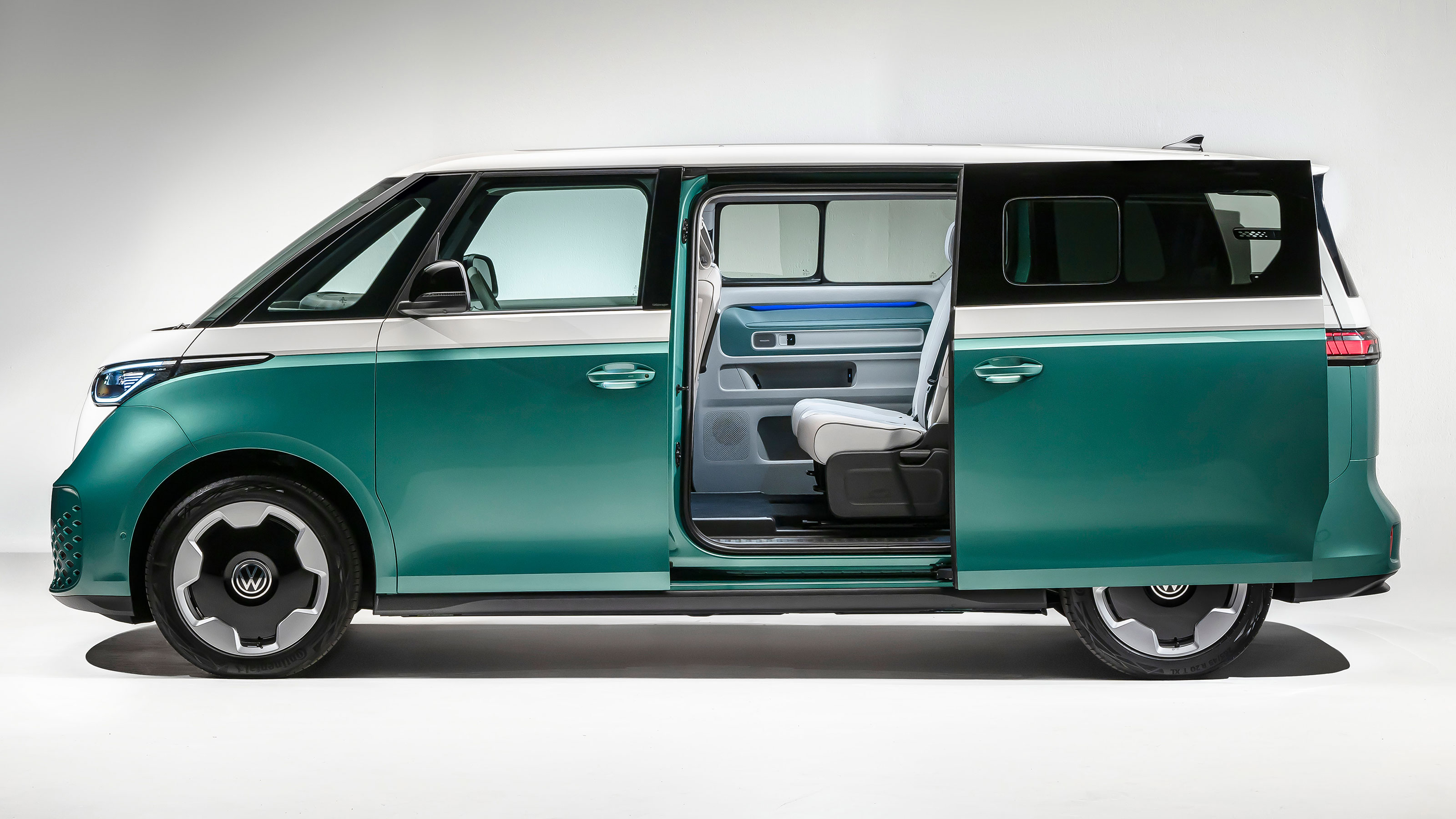 Volkswagen ID. Buzz LWB - side door open