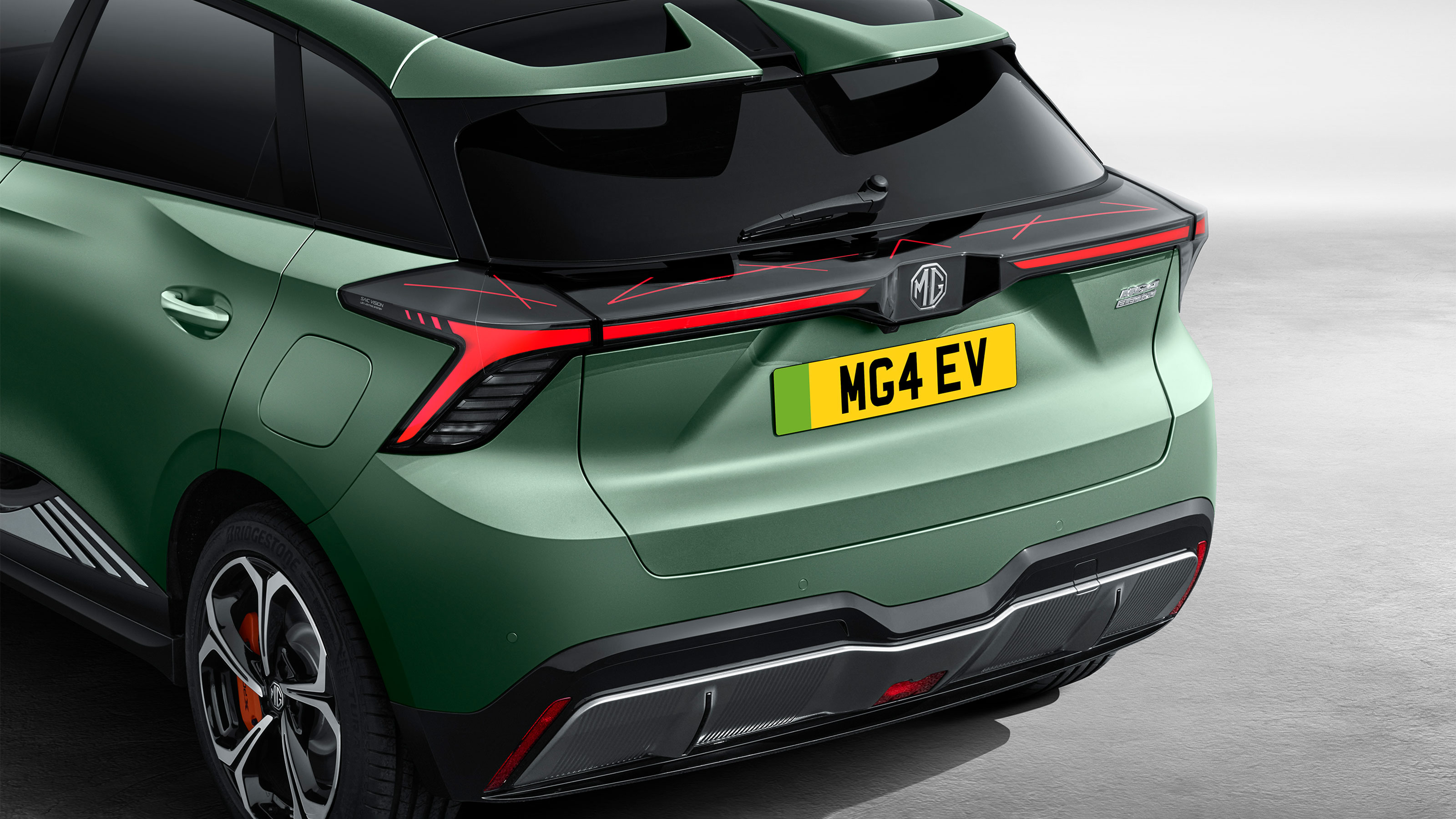 MG4 XPower - spoiler