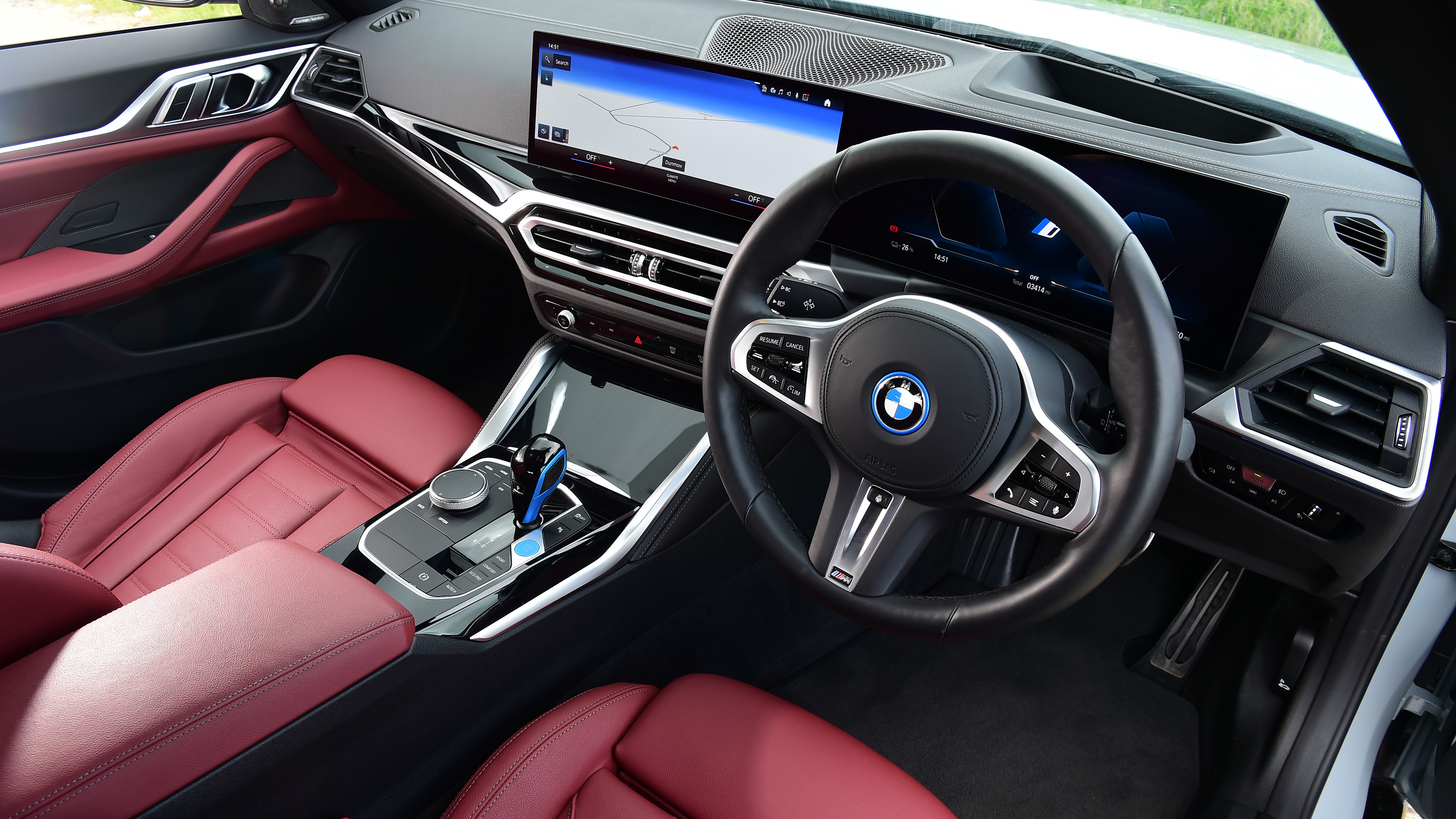 BMW i4 - interior