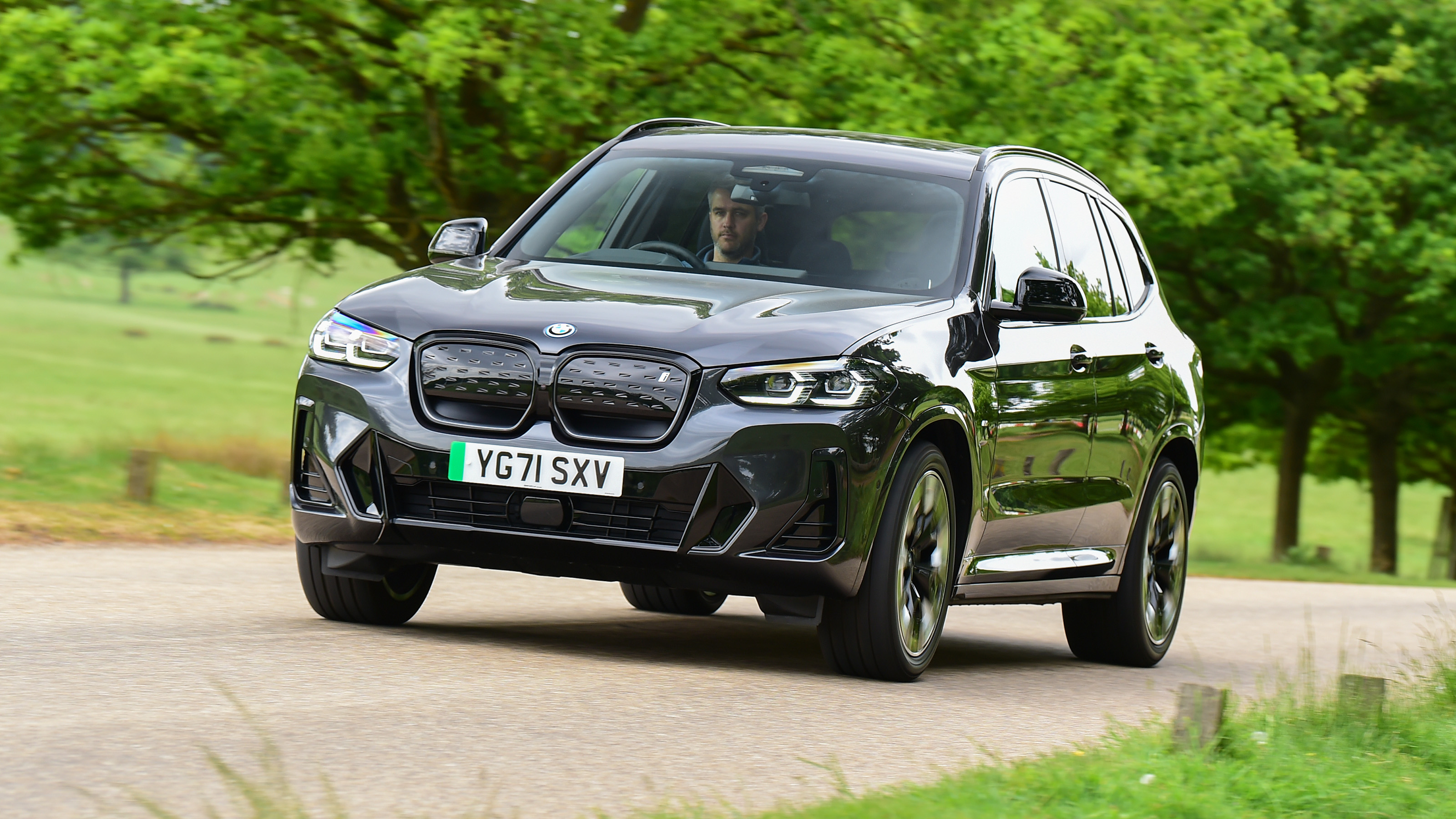BMW iX3 - front 2