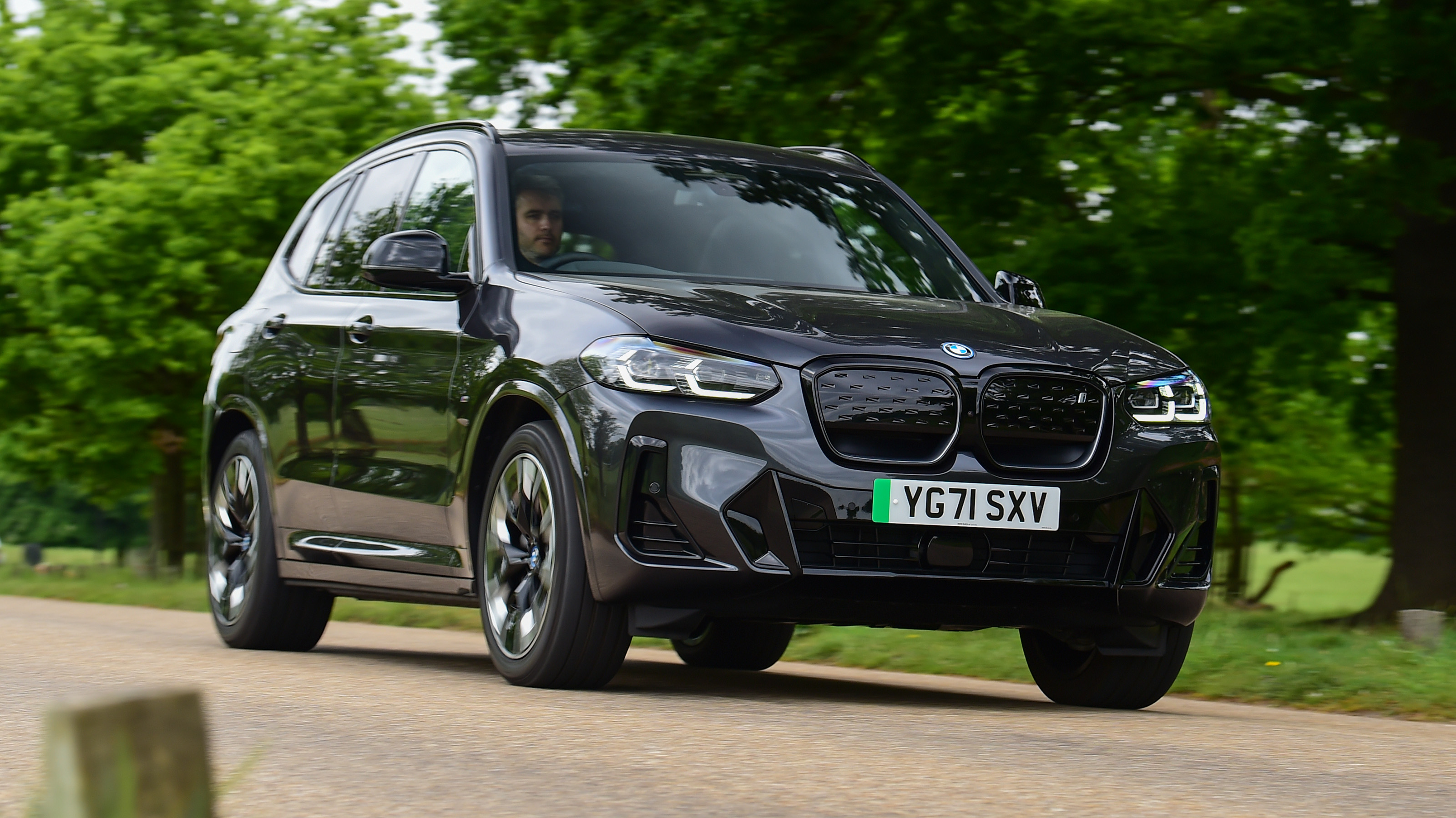 BMW iX3 - front 1
